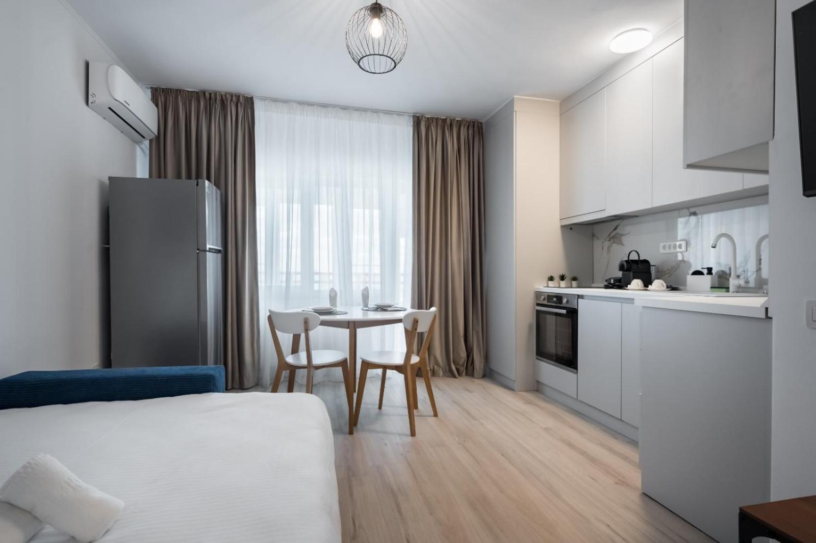 High-end Studio with Panoramic View, Parking &Pool