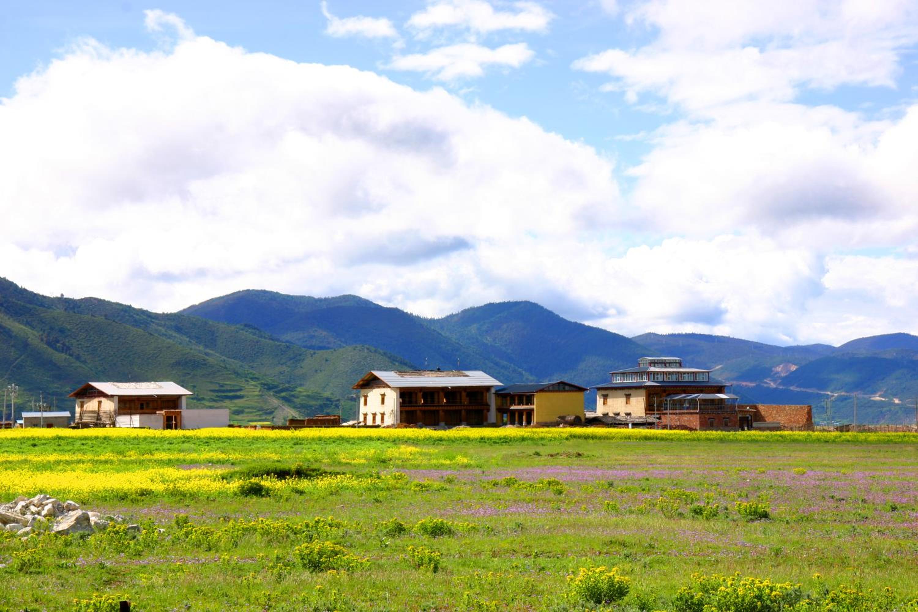 Shangri-La Lao Shay Youth Hostel
