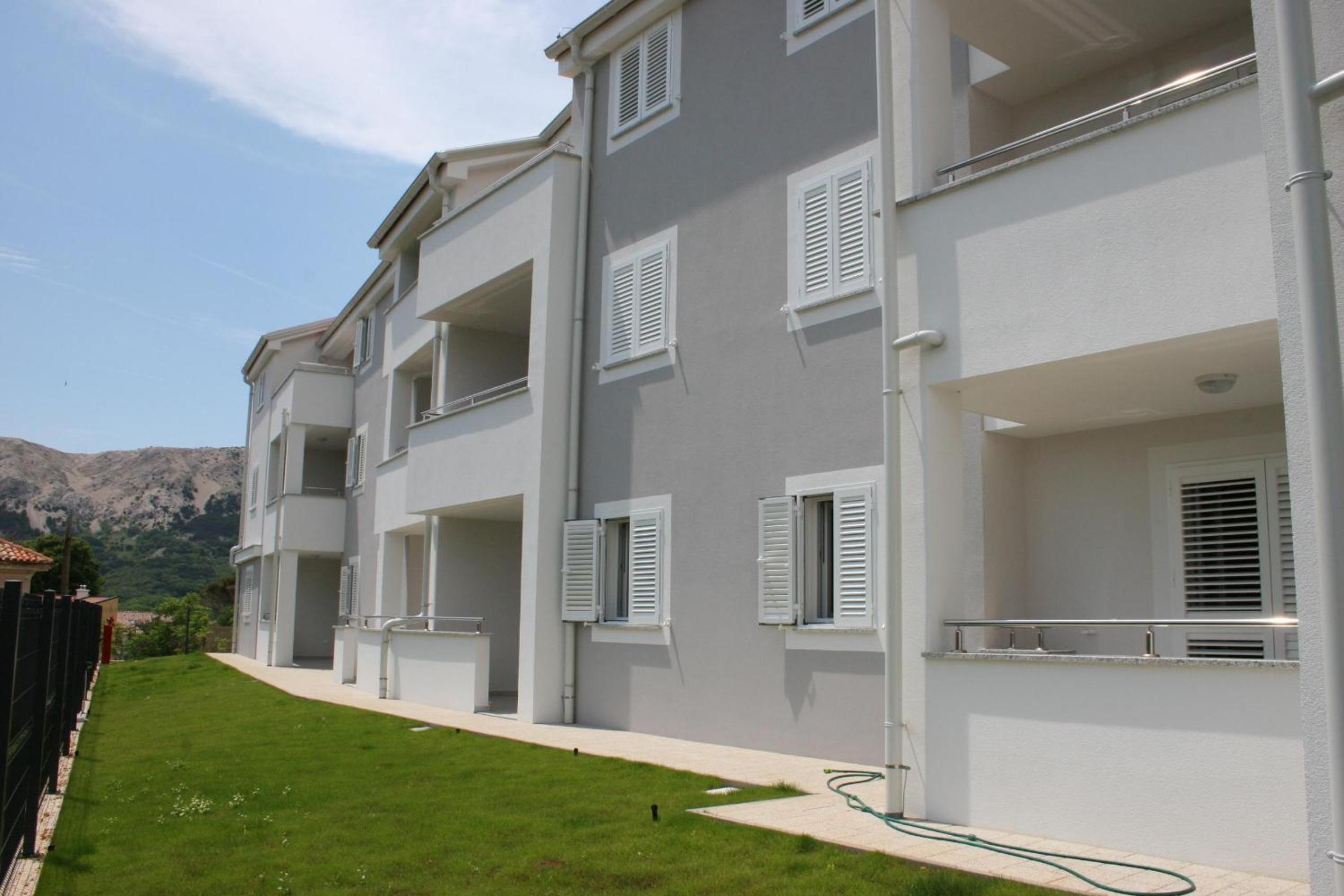 Apartments Crnekovic Tomislava 8 view 5