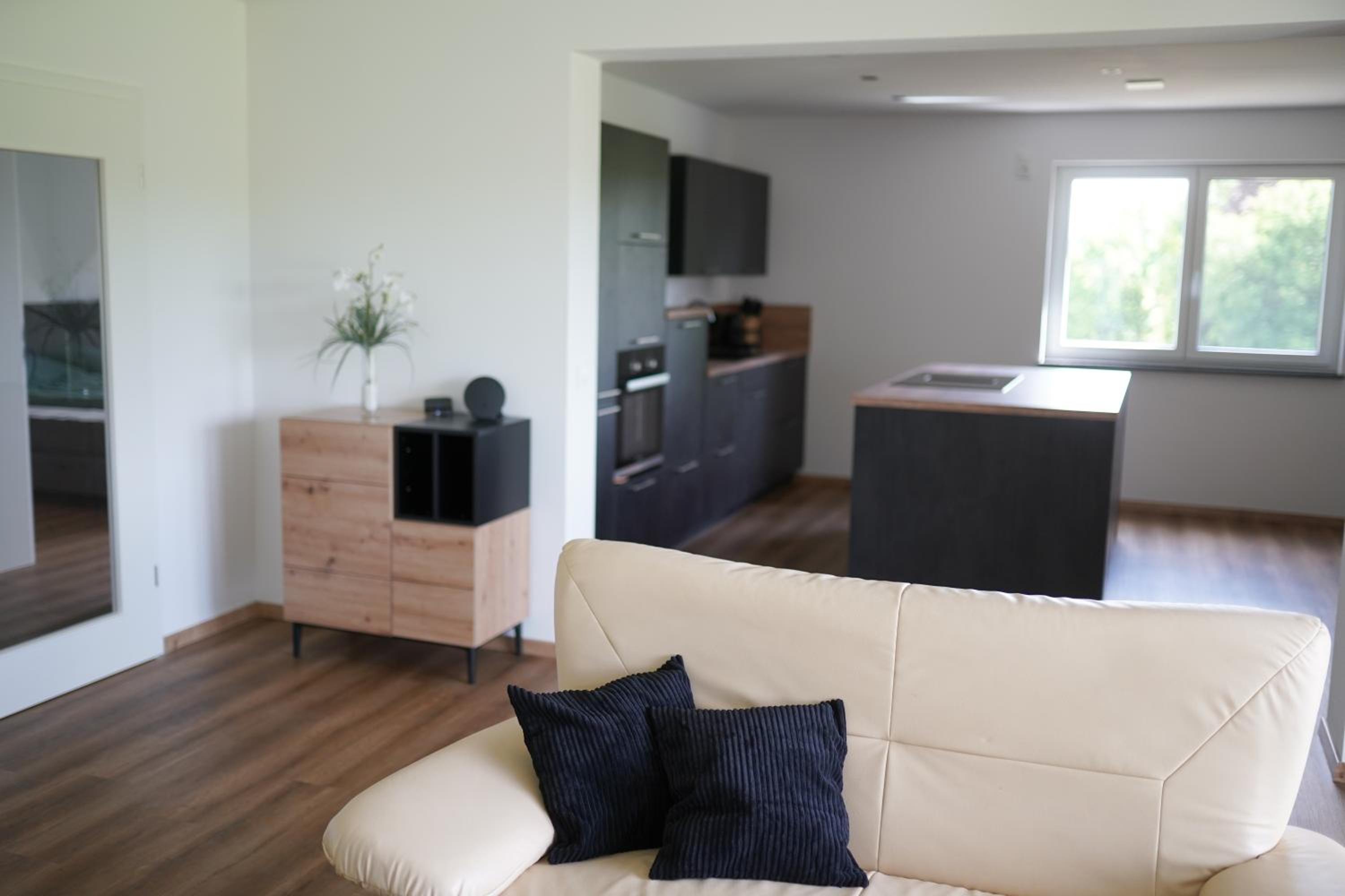 Moderne Bauernhof Wohnung mitten in der Natur