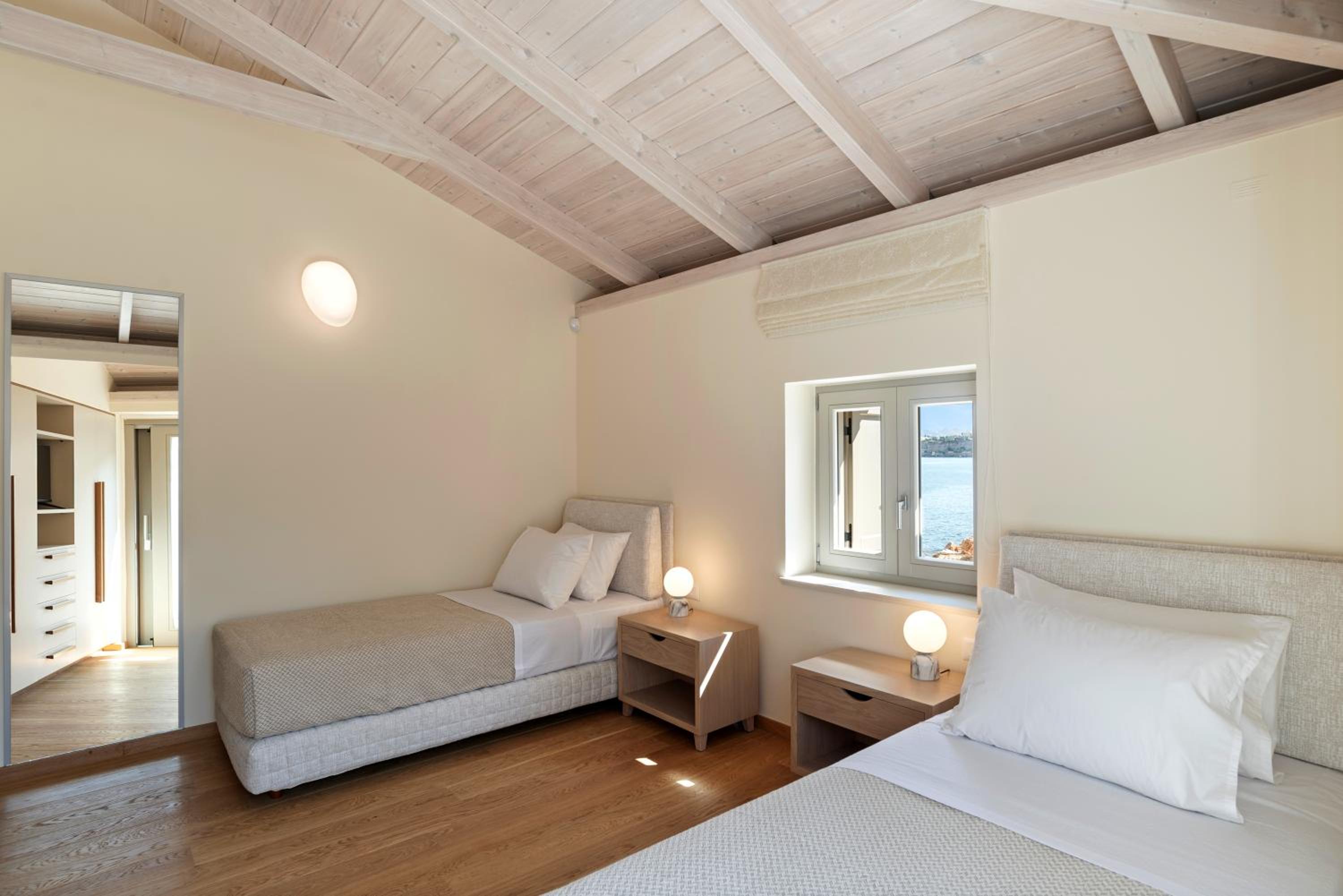 Kormoranos-Hydrobates Waterfront Villa
