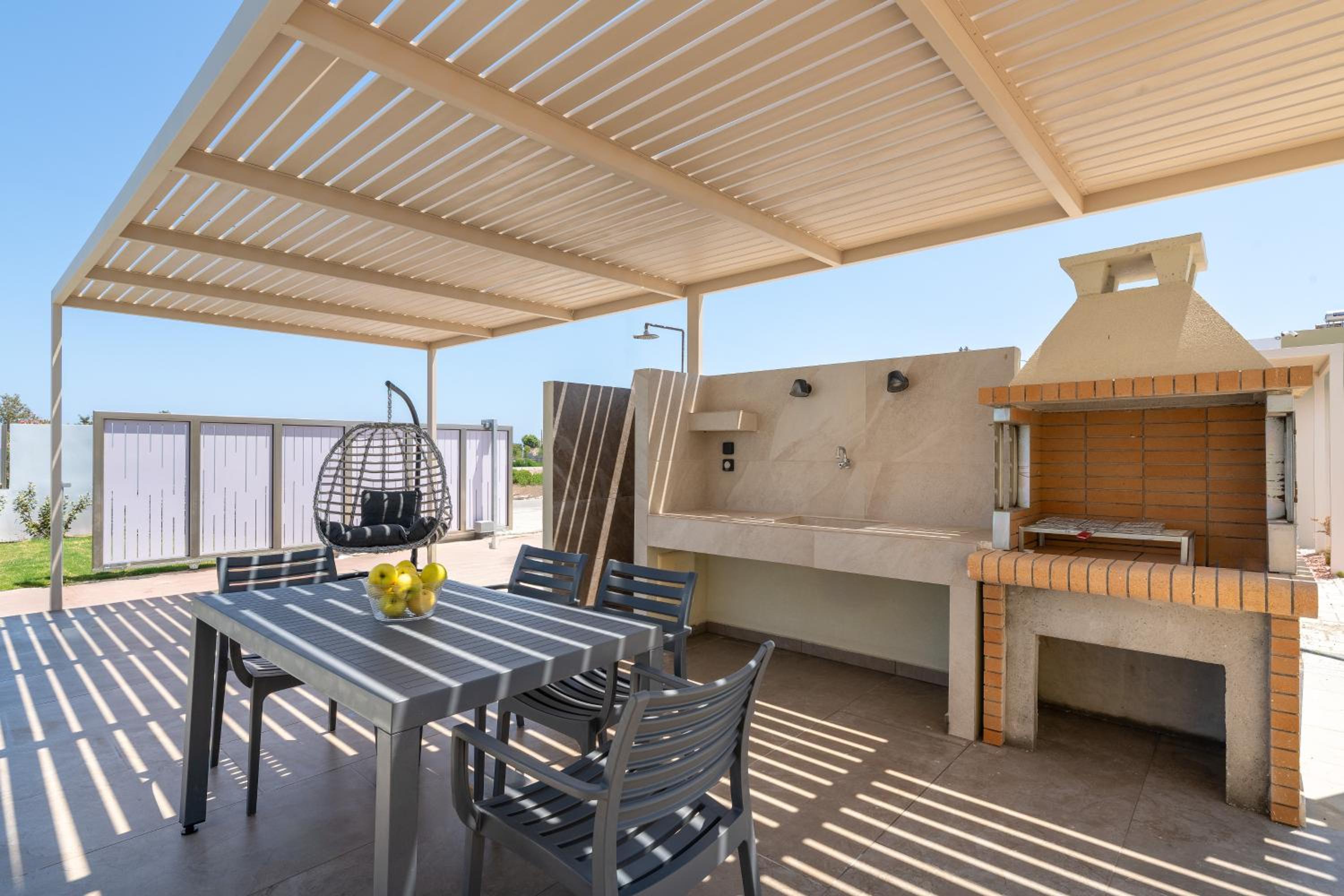 Sunrays Pool Villas