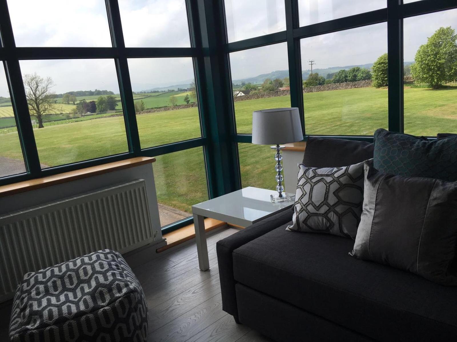 Penrith Vacations - Penrith Retreats - Property Image 11