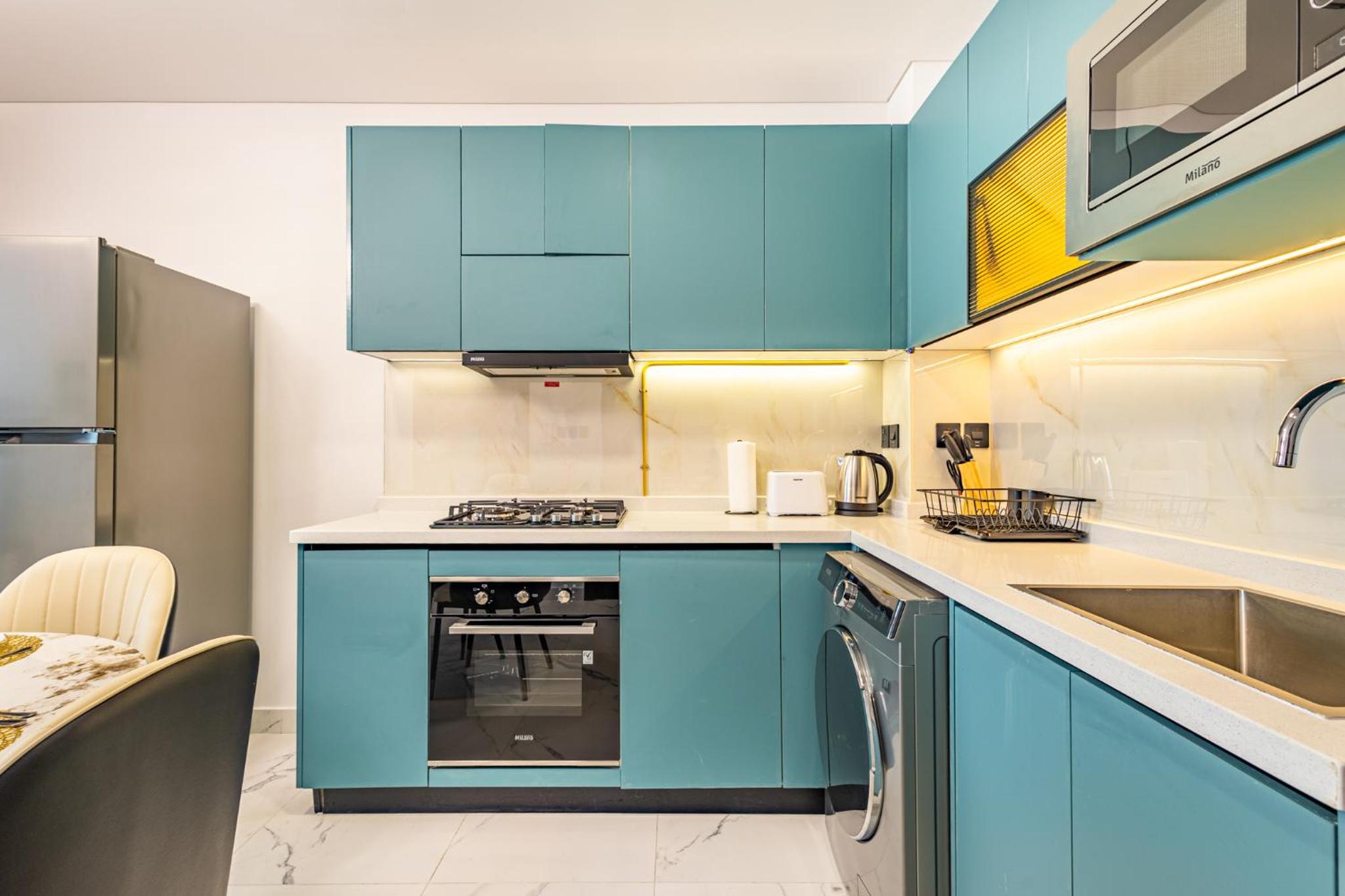 Superhost- 1BR Near Miracle Garden, Pool and Gym, Balcony Arjan