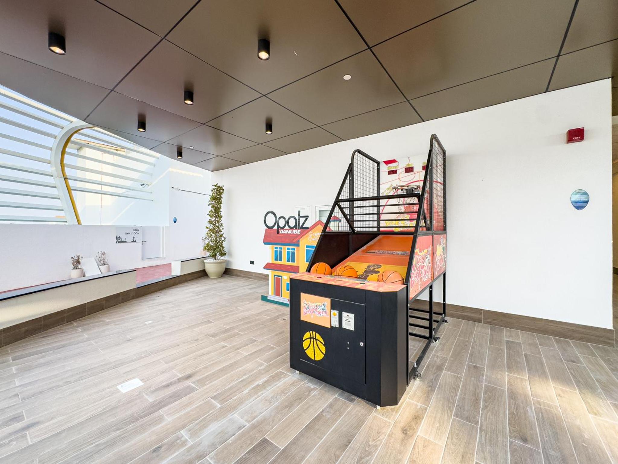 Superhost- 1BR Near Miracle Garden, Pool and Gym, Balcony Arjan