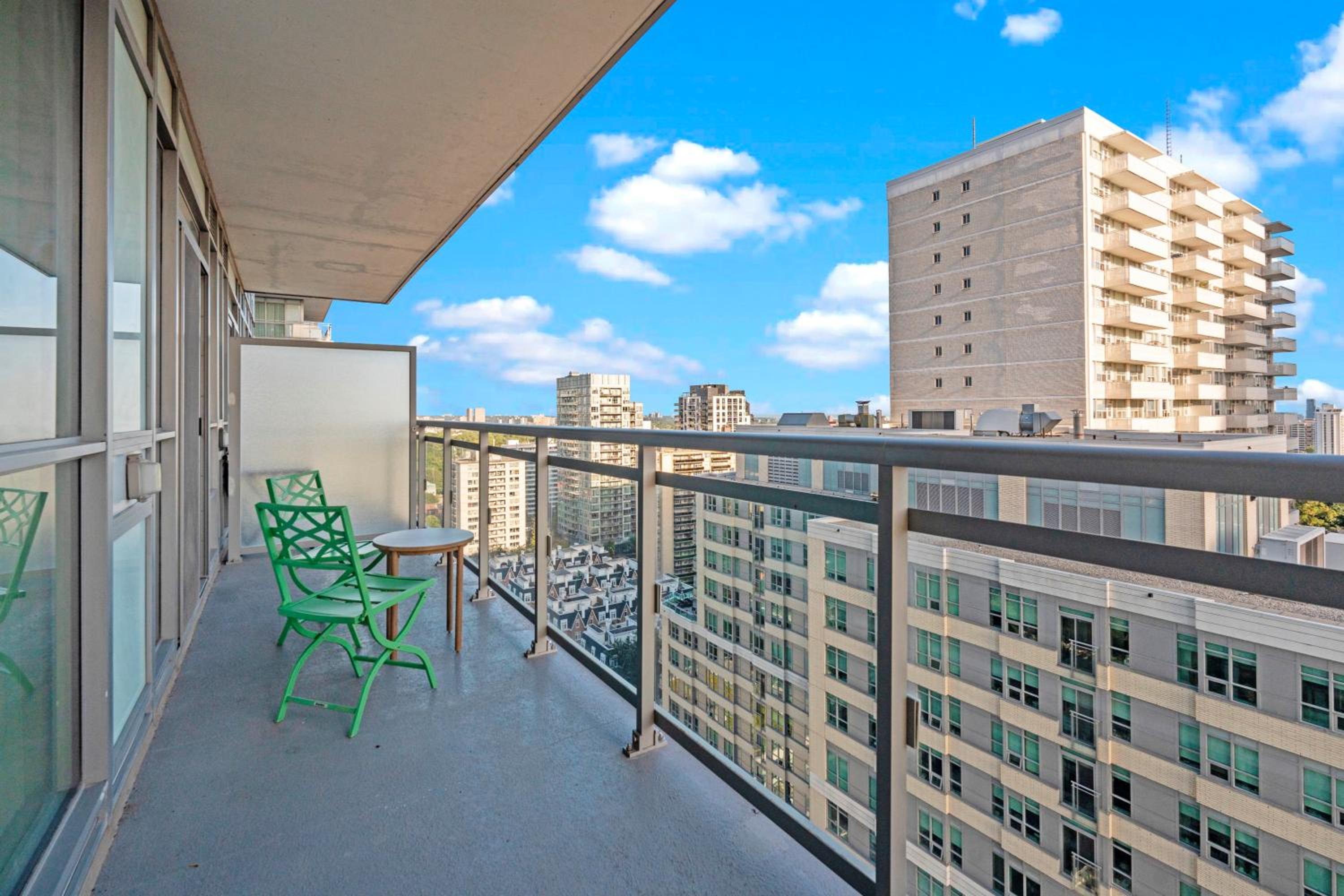 Cozy 1 Bedroom Dunfield Ave