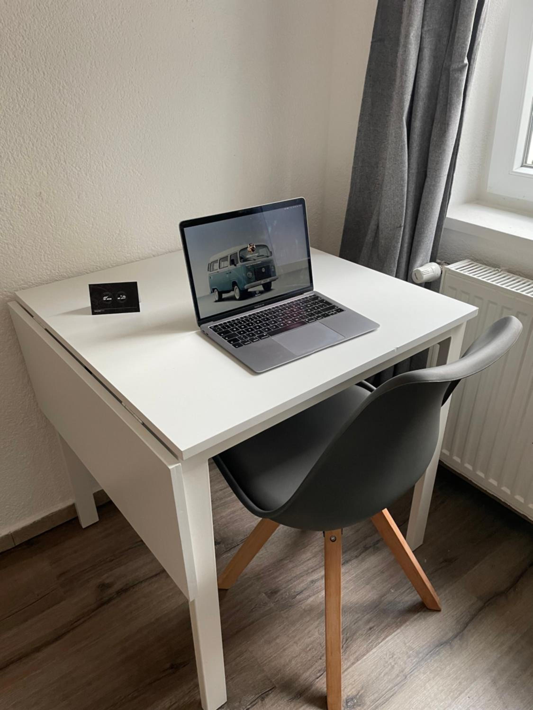 Neu saniertes Penthouse Apartment mit offener Wohnküche