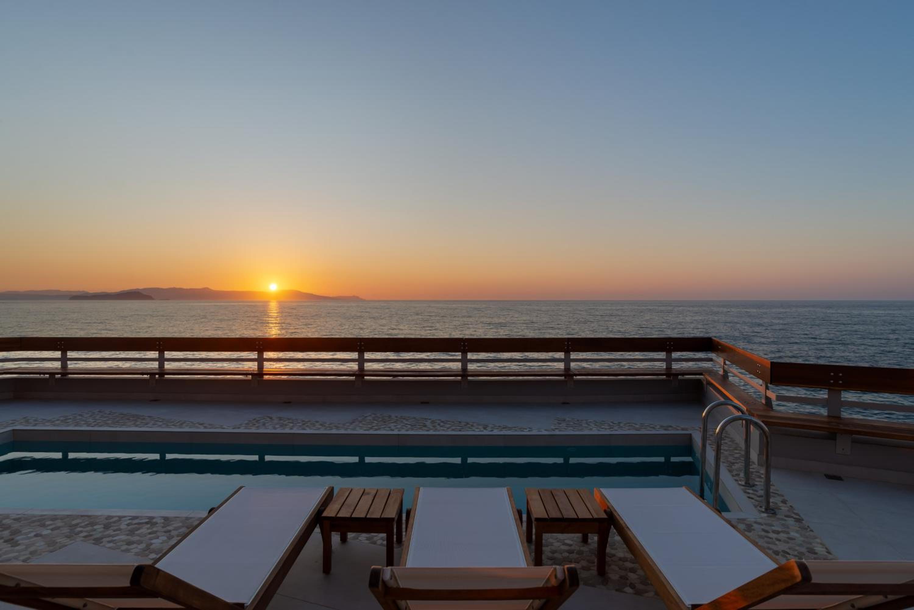 Kormoranos-Hydrobates Waterfront Villa