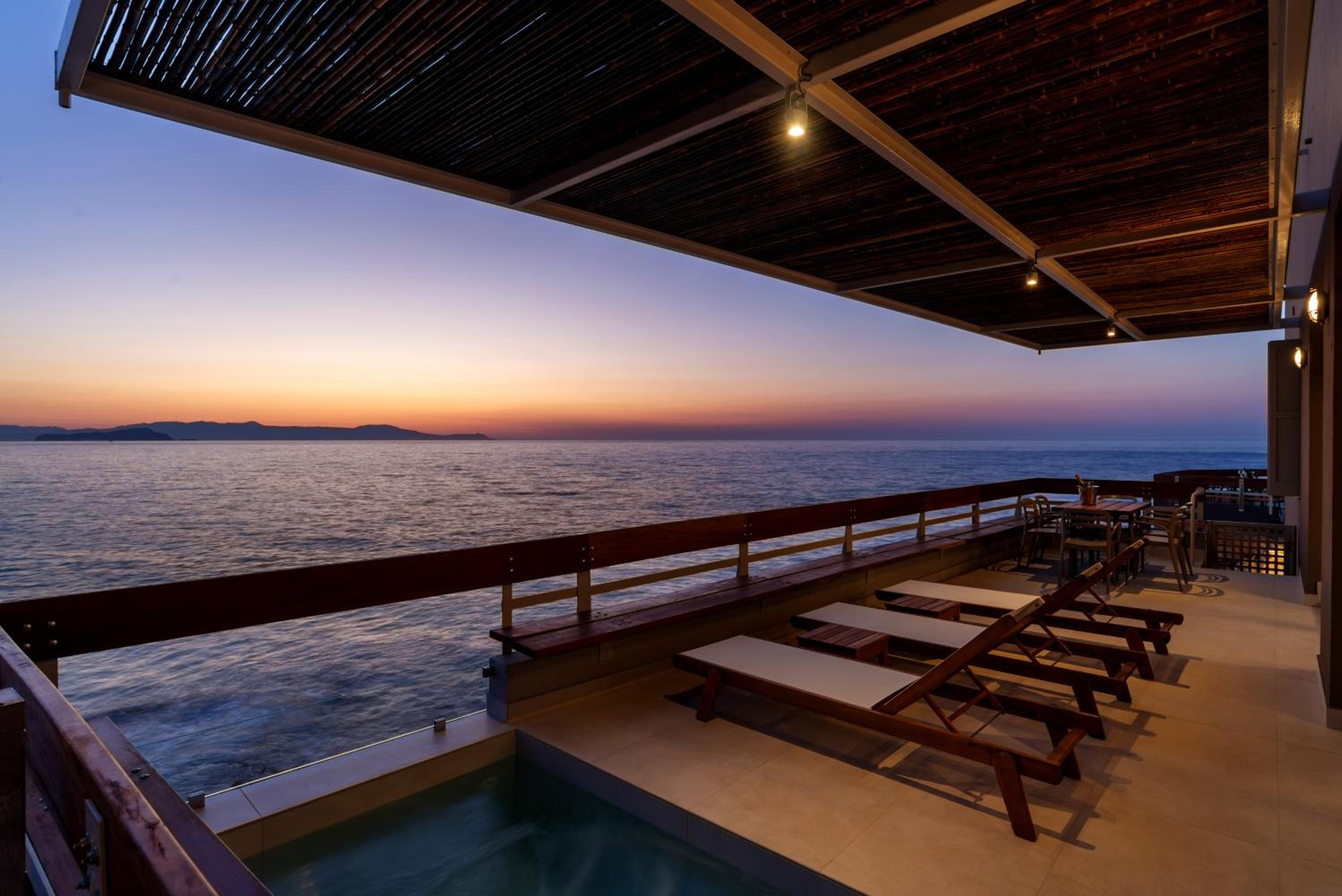Kormoranos-Hydrobates Waterfront Villa