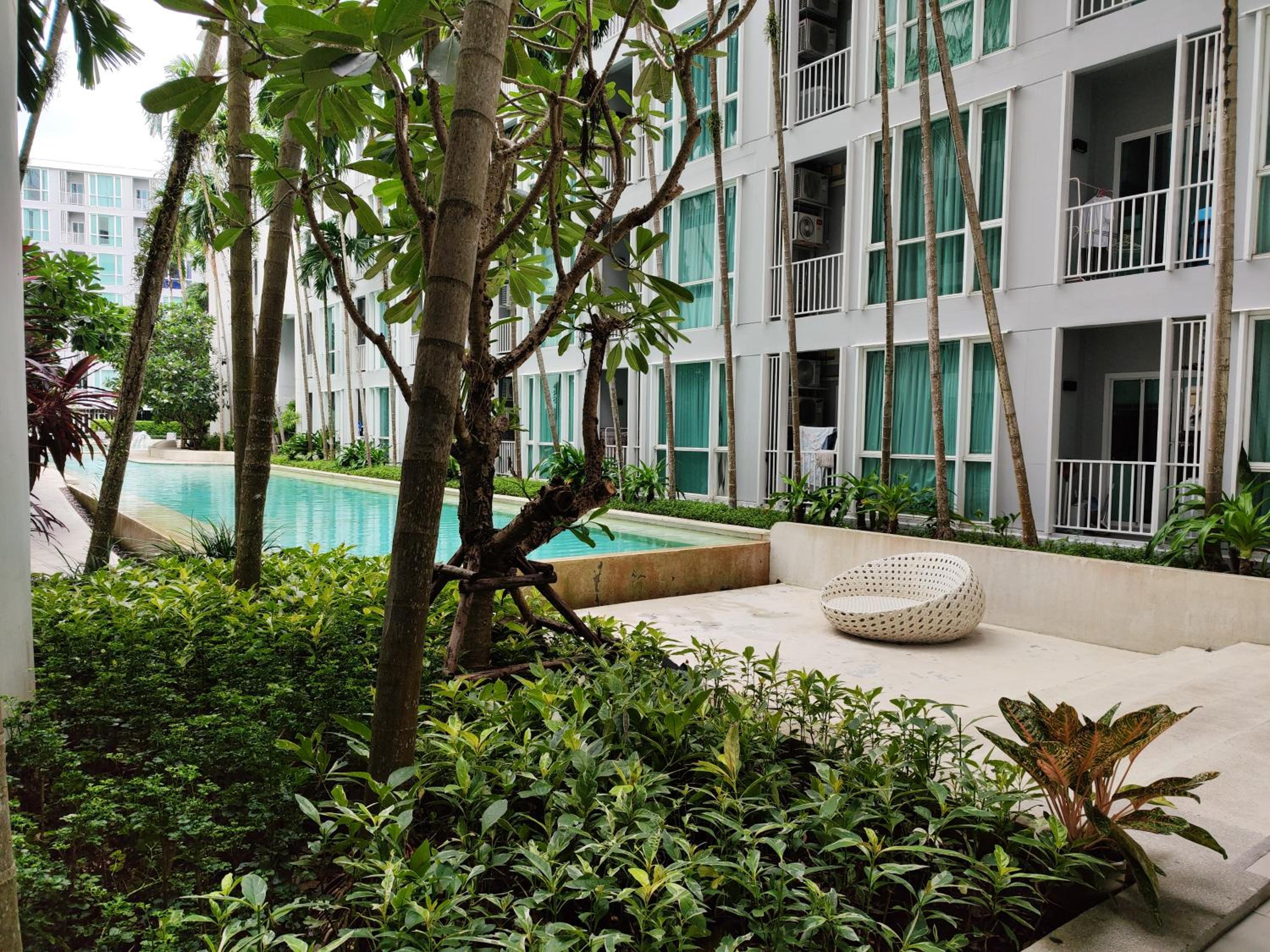 5 Floor - The Base Downtown Condominium next to Central Shopping Mall