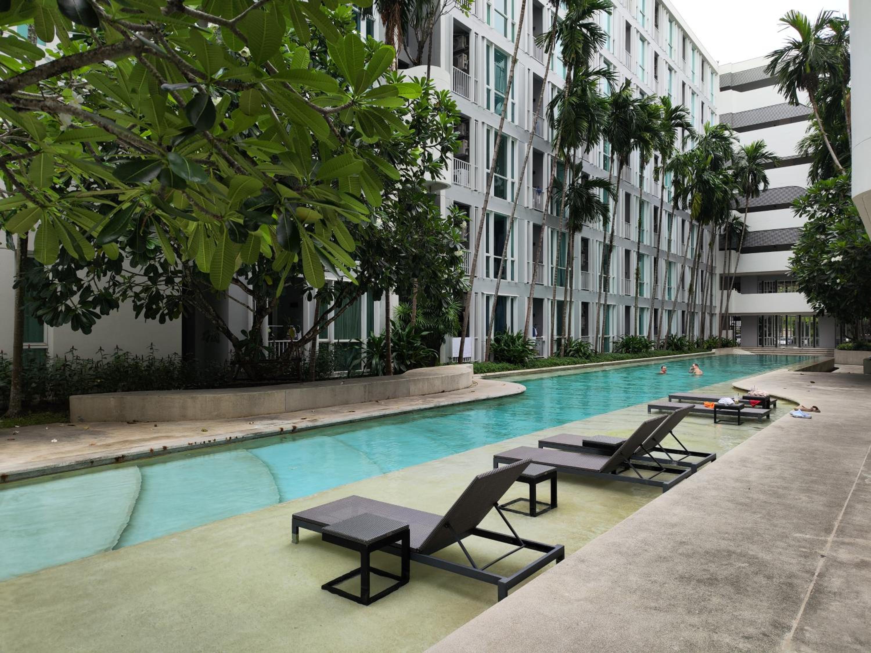 5 Floor - The Base Downtown Condominium next to Central Shopping Mall