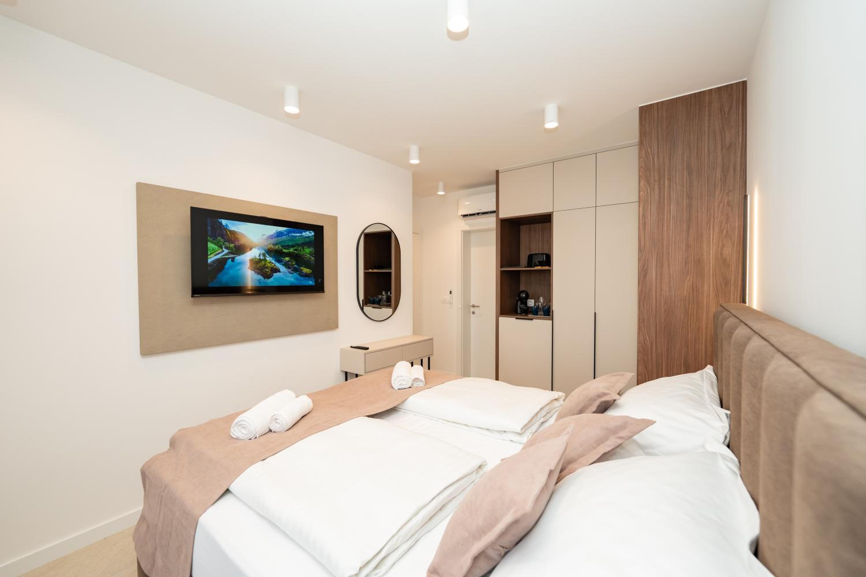 Bumblebee apartments & rooms with pool