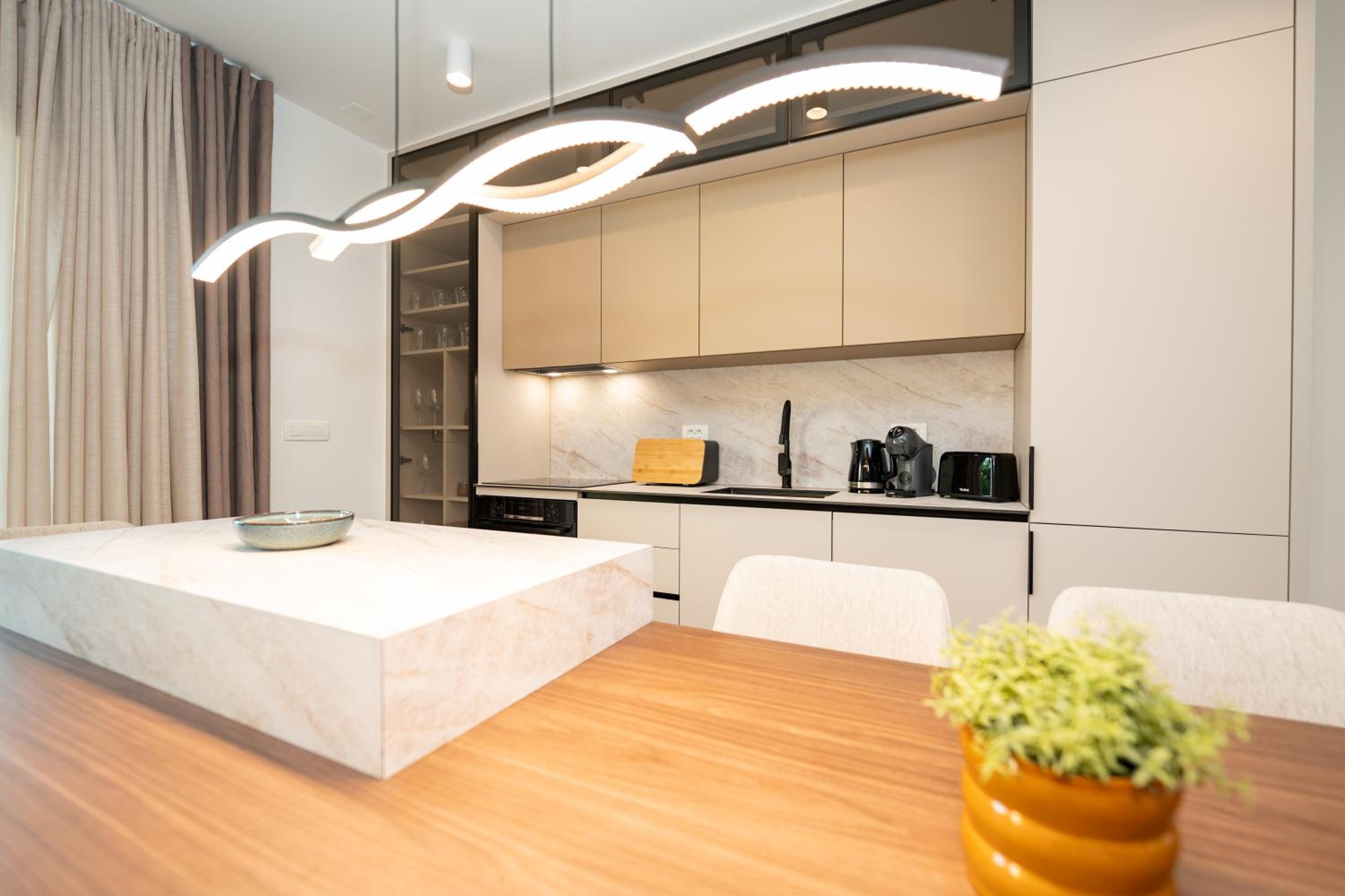 Bumblebee apartments & rooms with pool