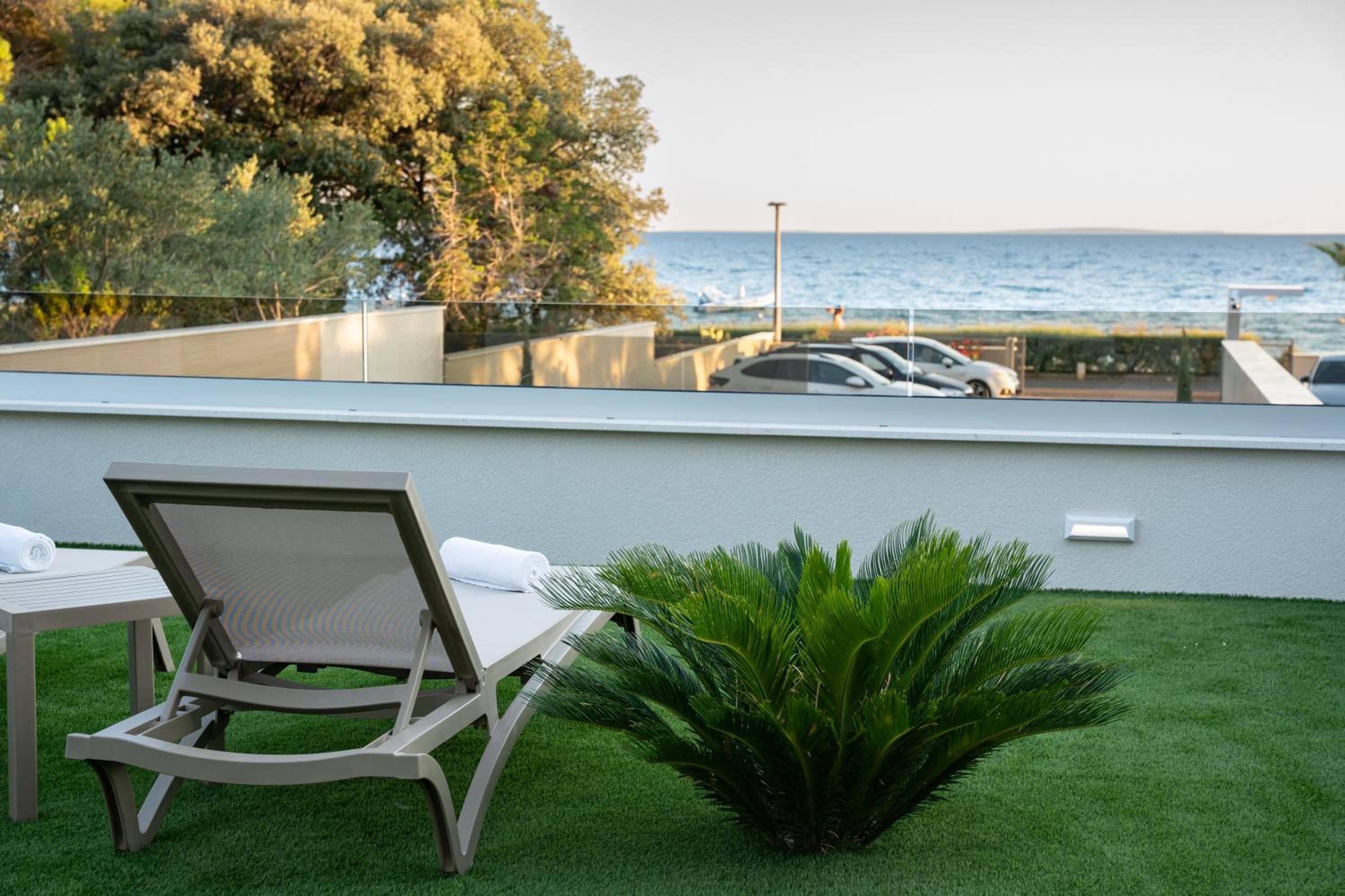 Bumblebee apartments & rooms with pool