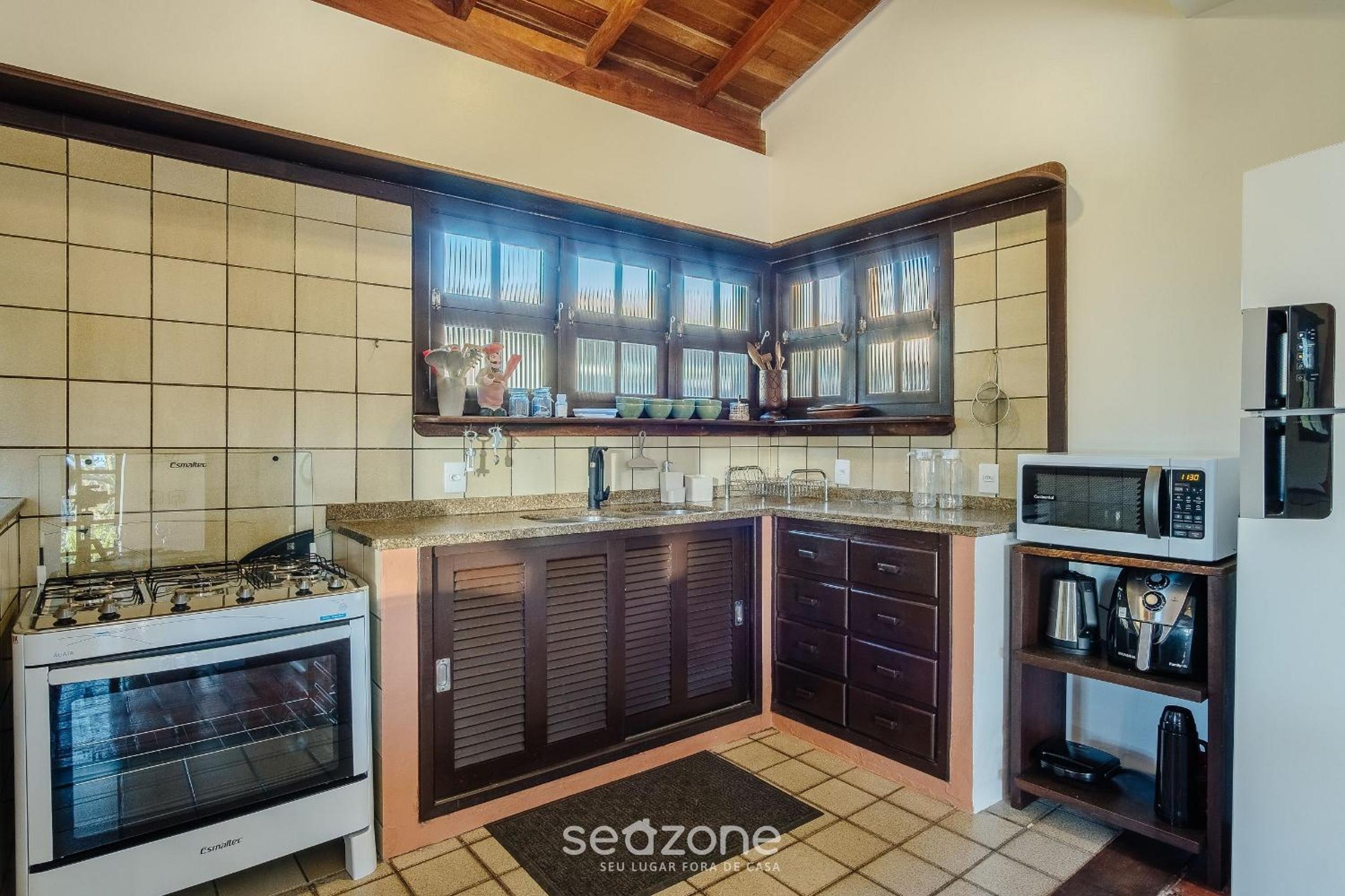 3-Bedroom House 350m from the Beach TAB0140