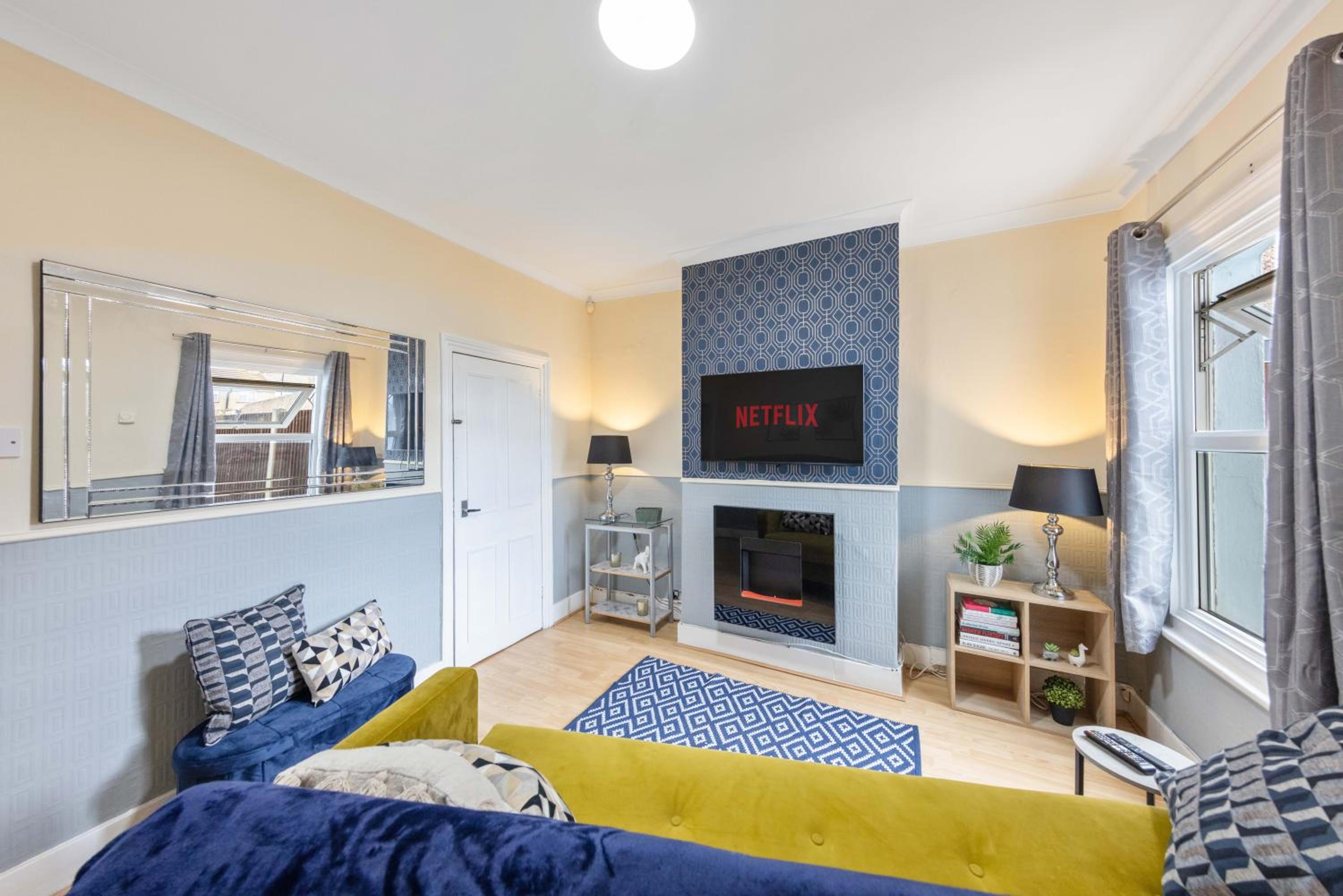 Cosy Modern Two Bed Terrace