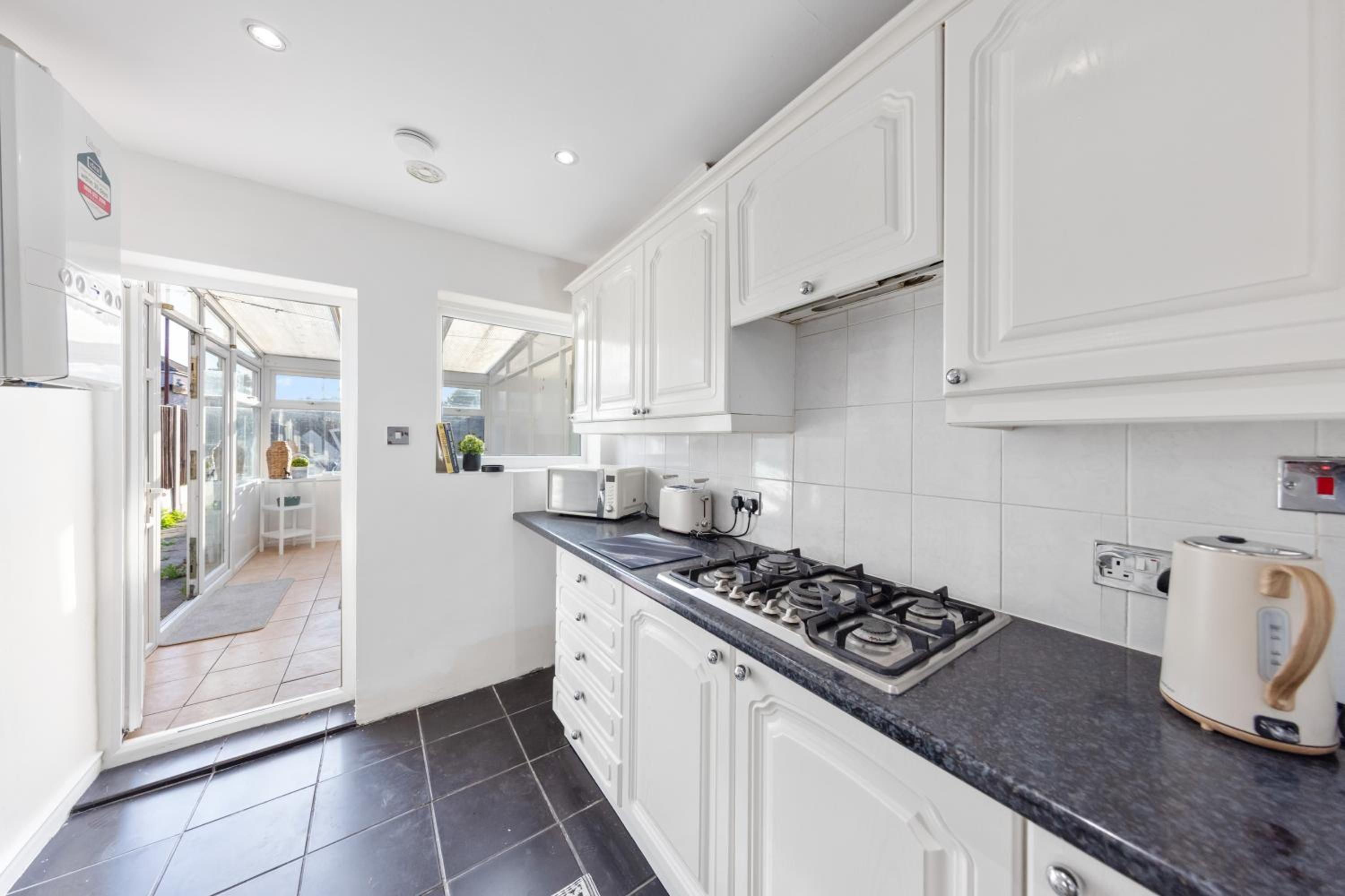 Cosy Modern Two Bed Terrace