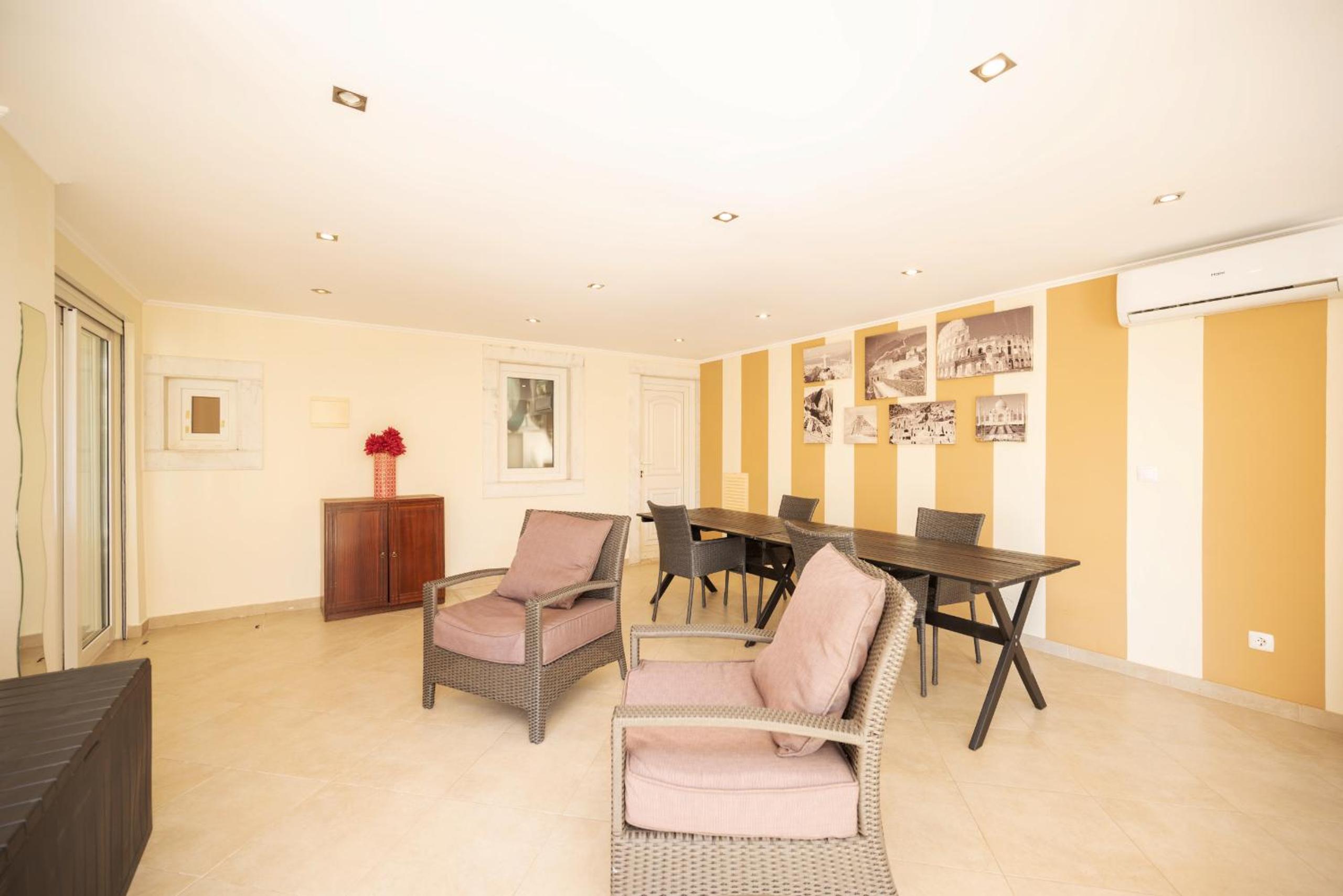 São Pedro do Estoril Villa By Hosty