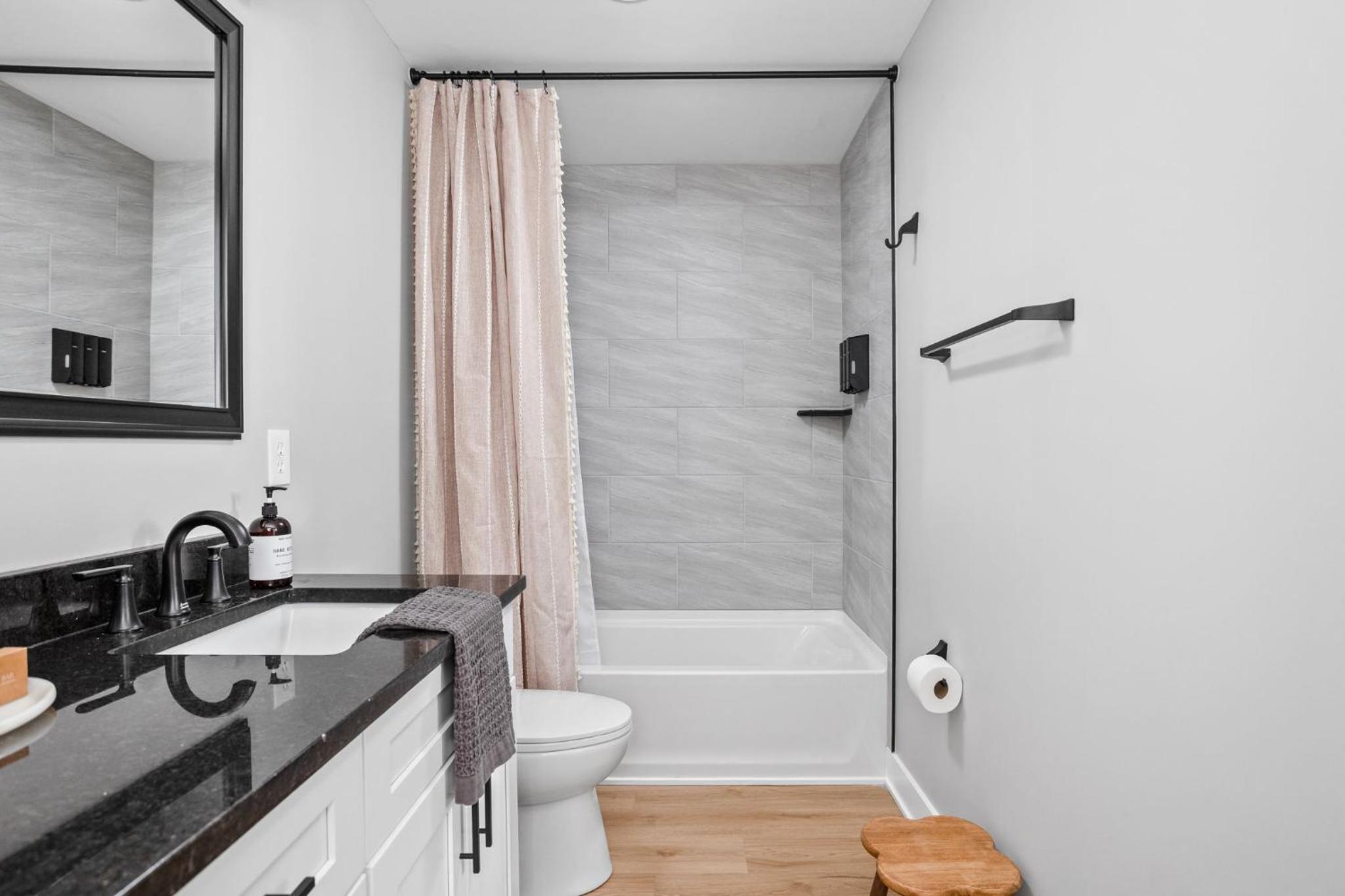 Luxury Retreat Near Downtown