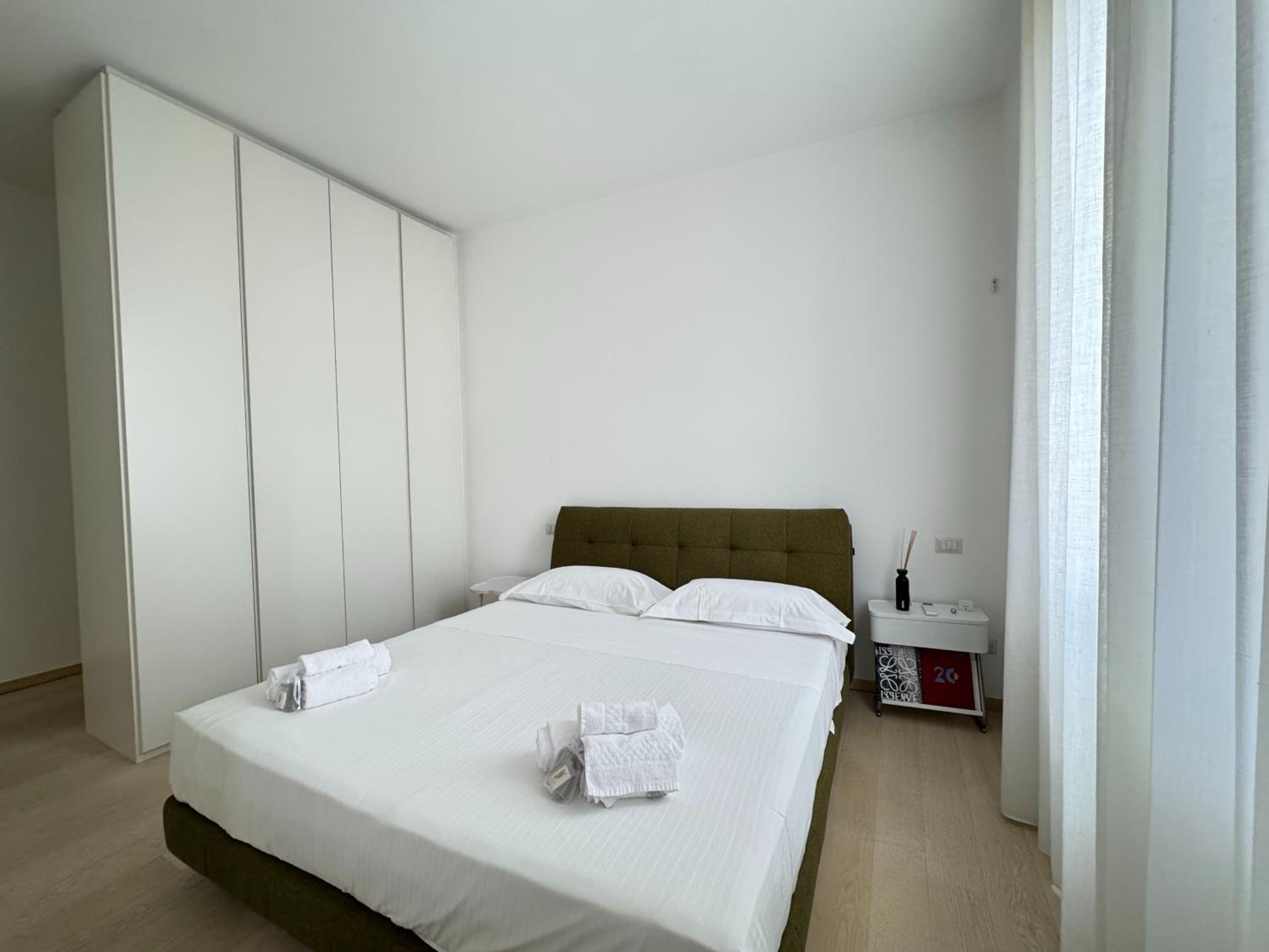 Sant'Agostino Large & Elegant Apartment, Milano