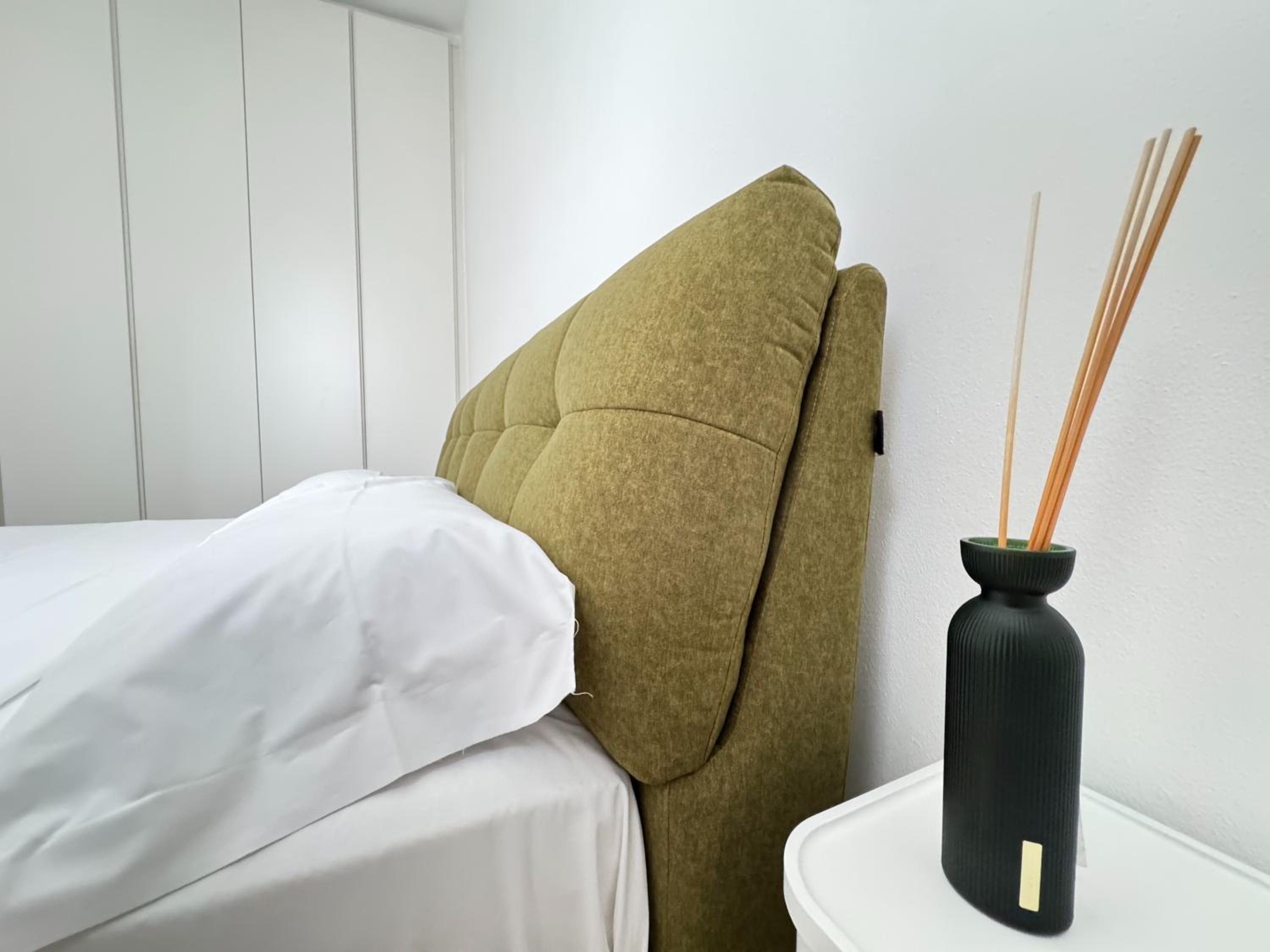 Sant'Agostino Large & Elegant Apartment, Milano