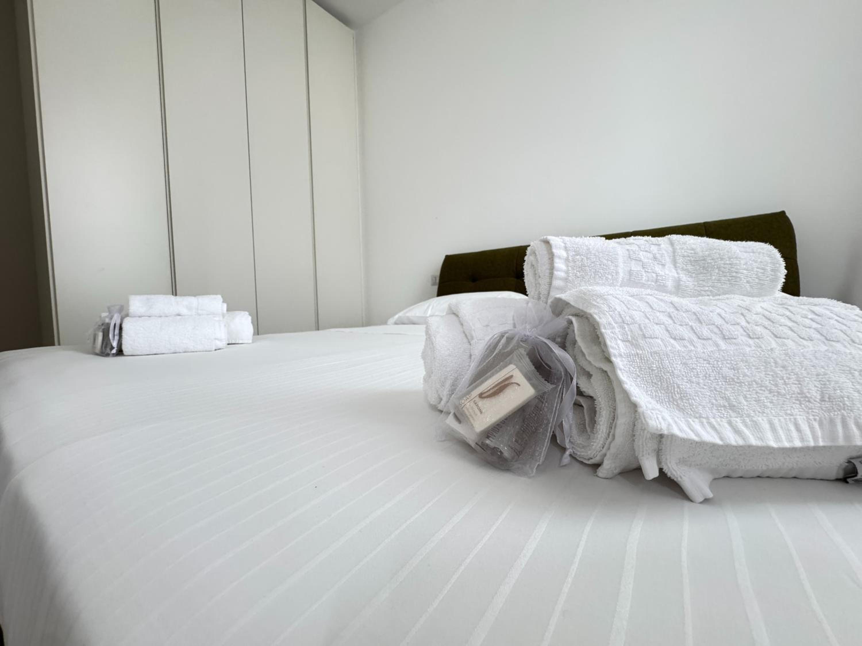 Sant'Agostino Large & Elegant Apartment, Milano