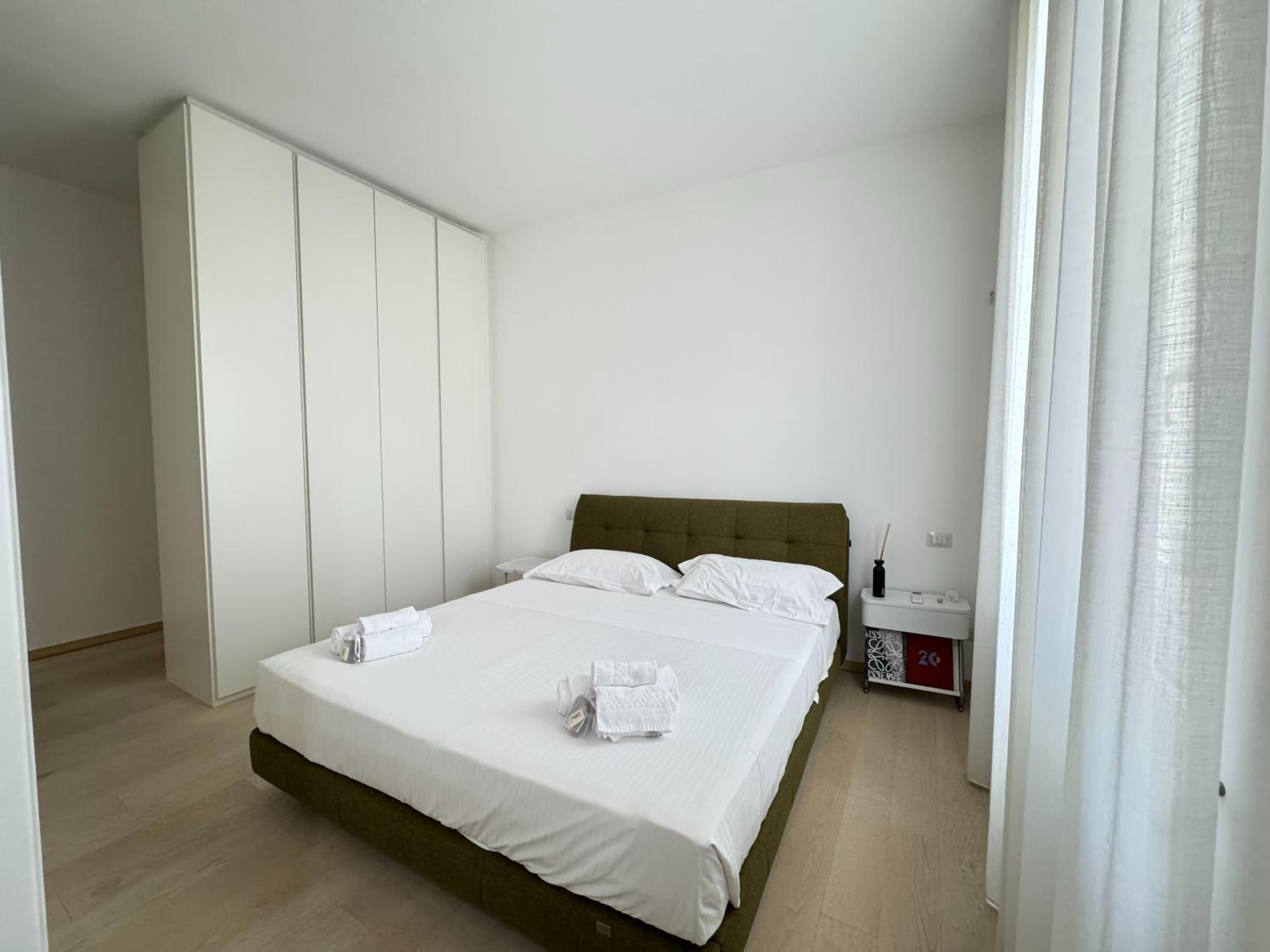 Sant'Agostino Large & Elegant Apartment, Milano