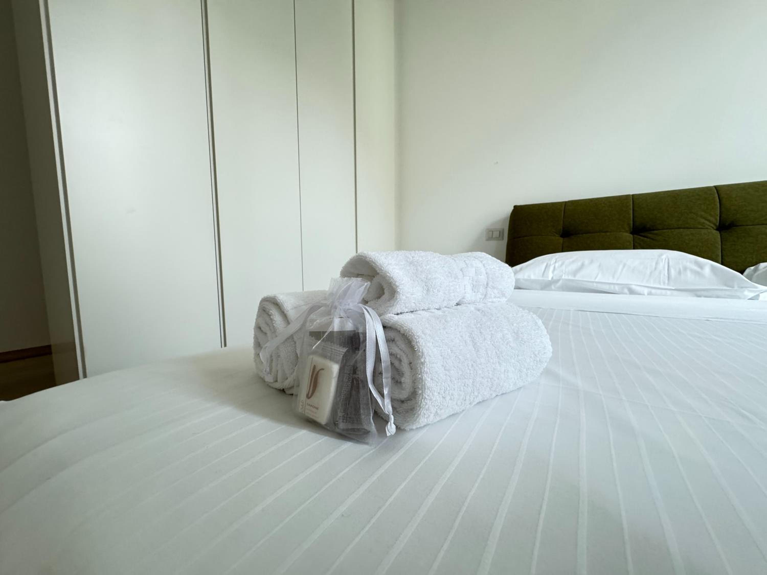 Sant'Agostino Large & Elegant Apartment, Milano