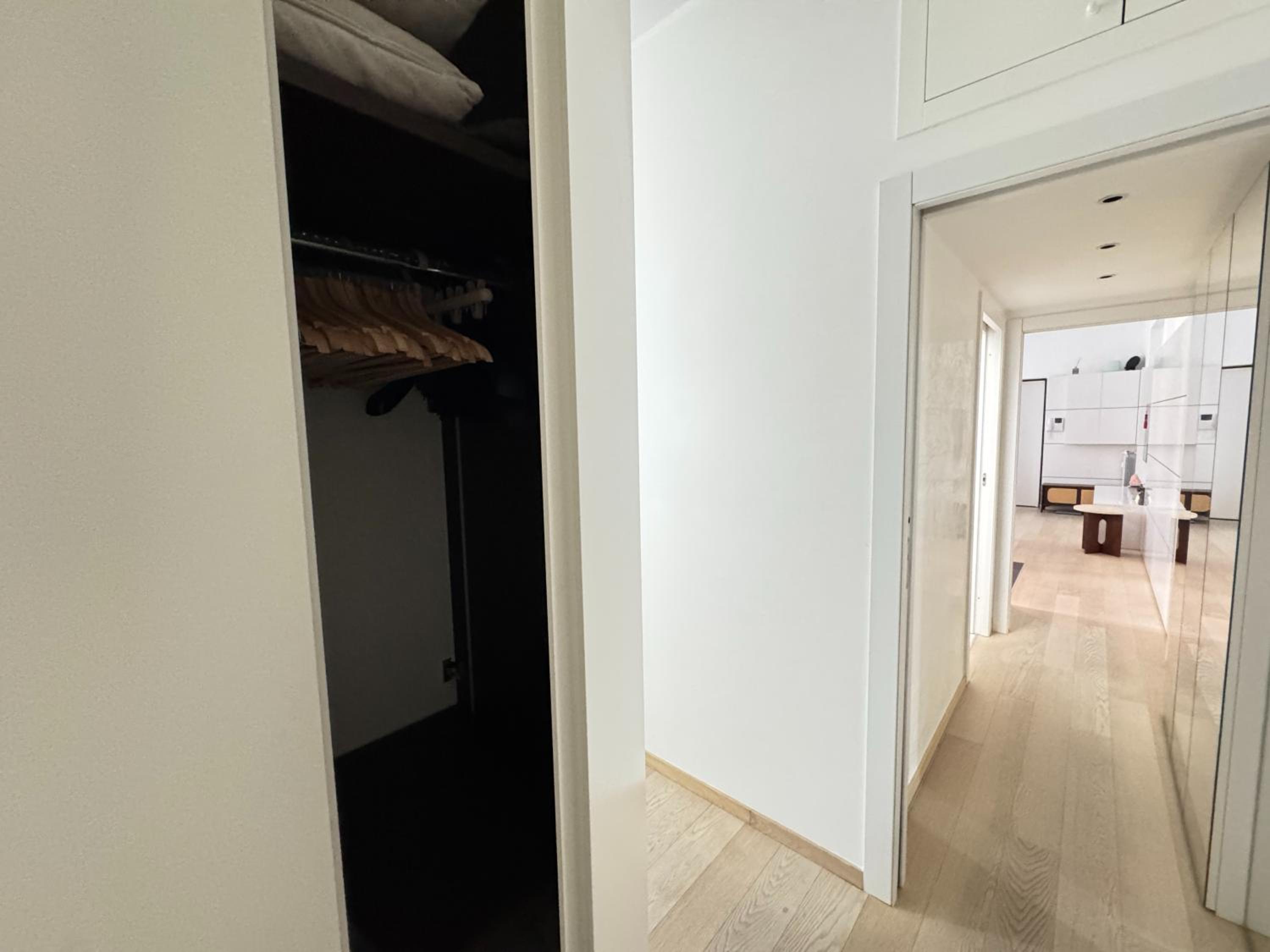 Sant'Agostino Large & Elegant Apartment, Milano