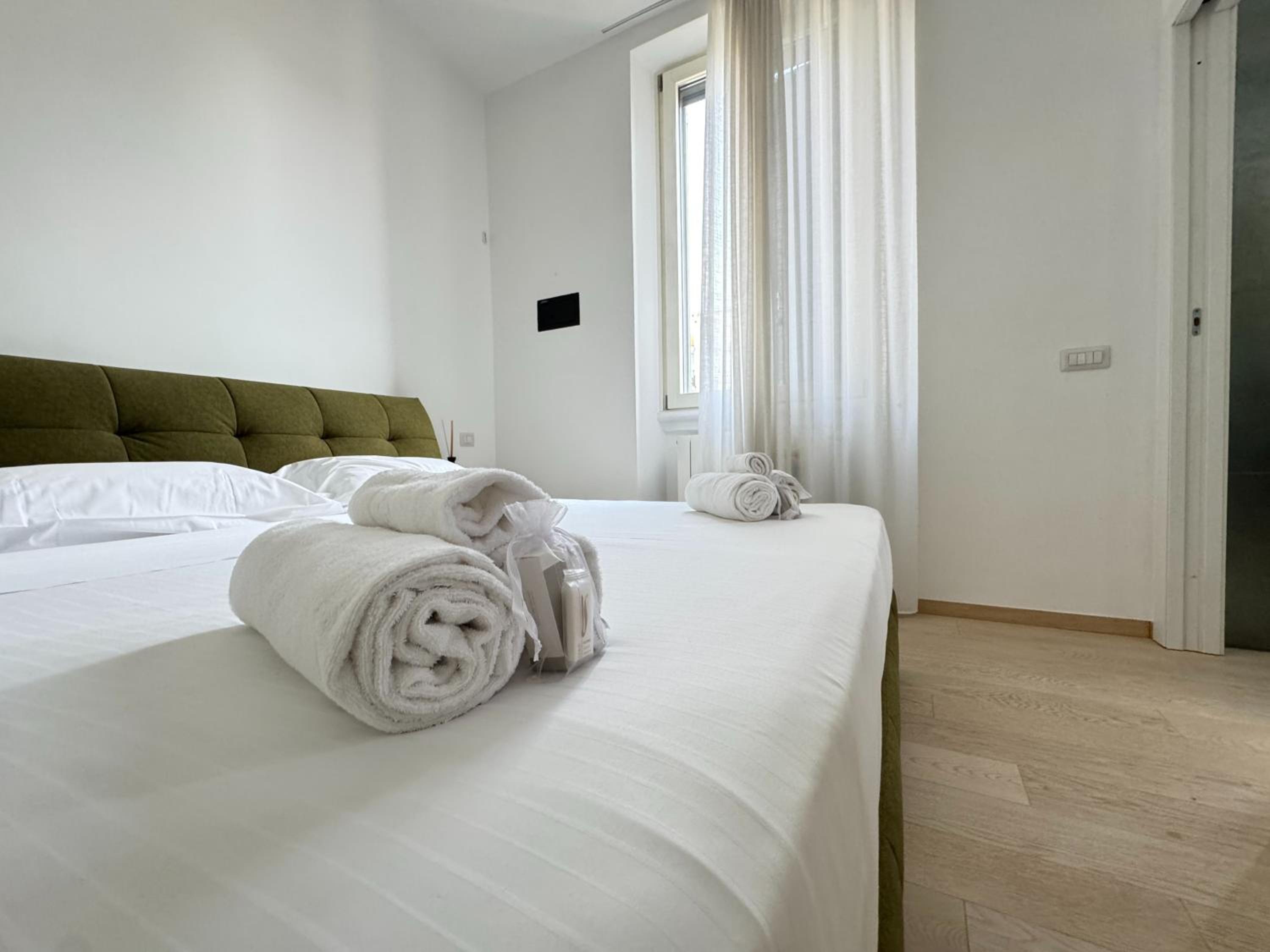 Sant'Agostino Large & Elegant Apartment, Milano