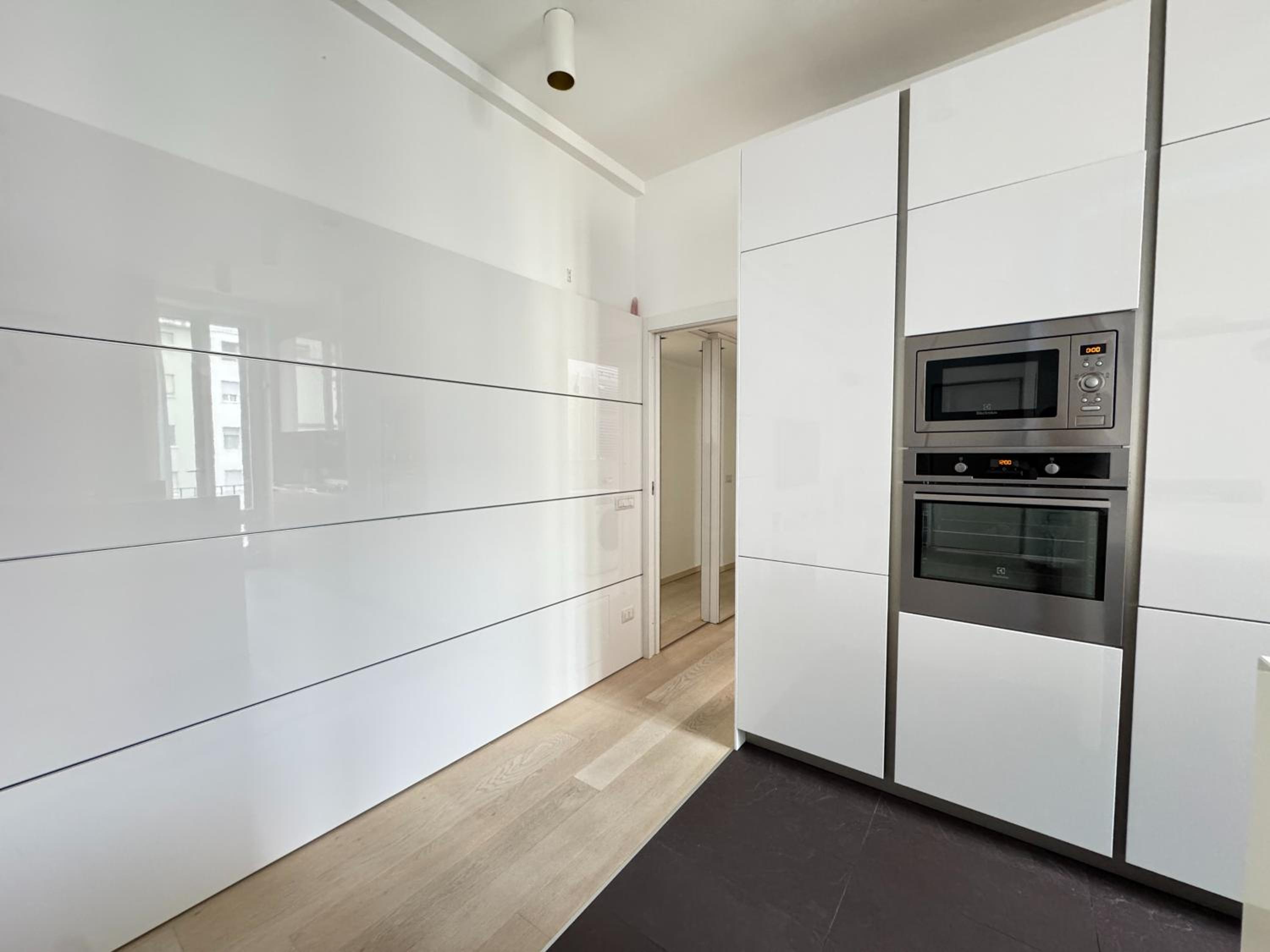 Sant'Agostino Large & Elegant Apartment, Milano