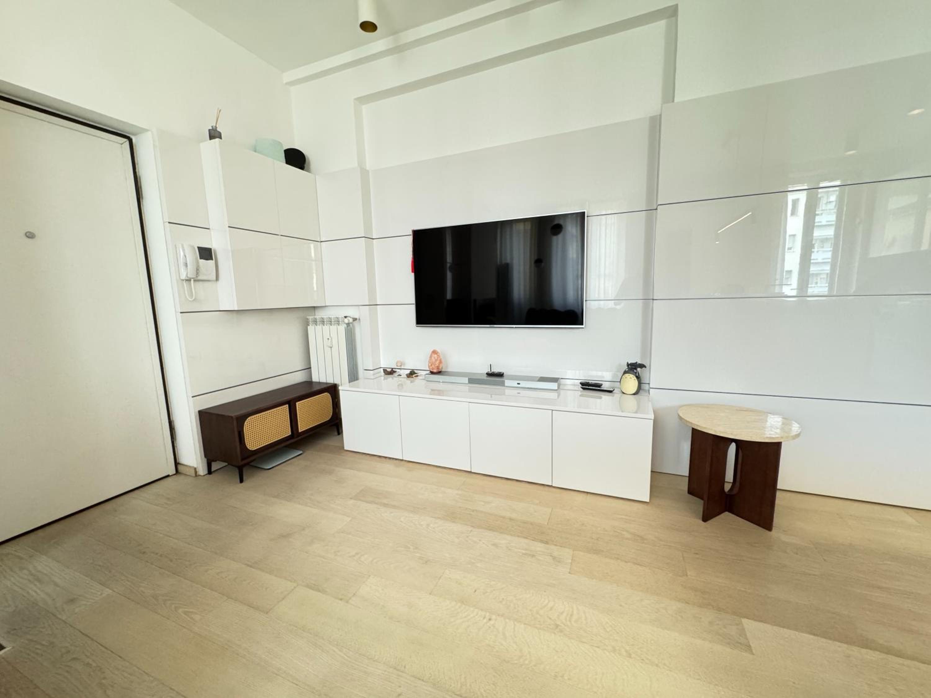 Sant'Agostino Large & Elegant Apartment, Milano