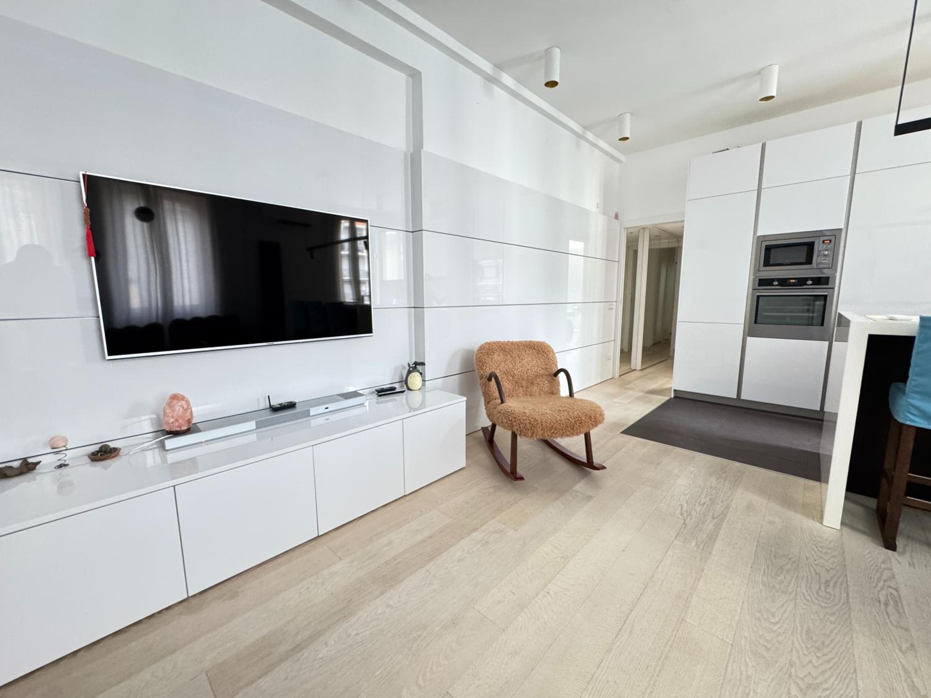 Sant'Agostino Large & Elegant Apartment, Milano