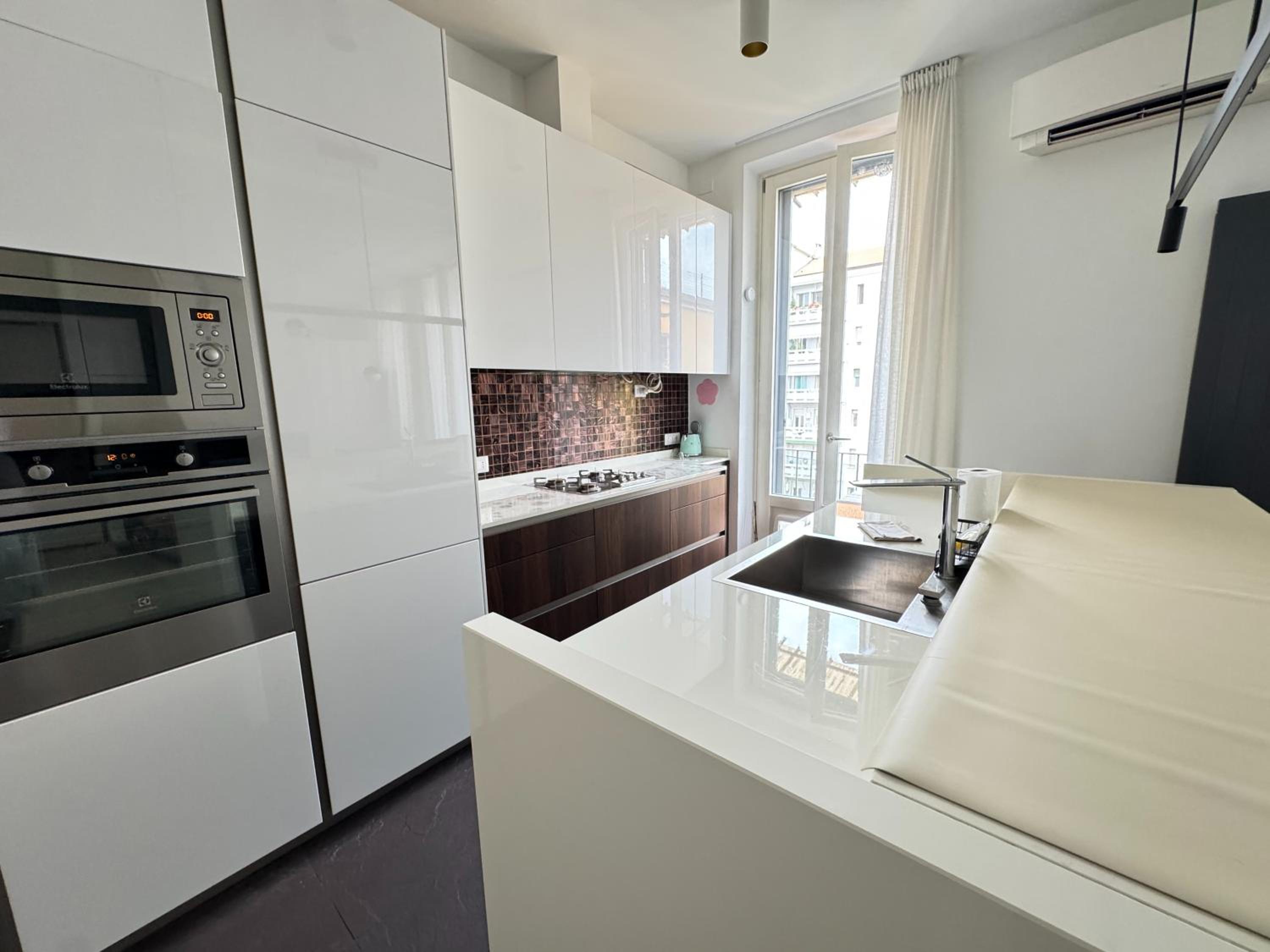 Sant'Agostino Large & Elegant Apartment, Milano