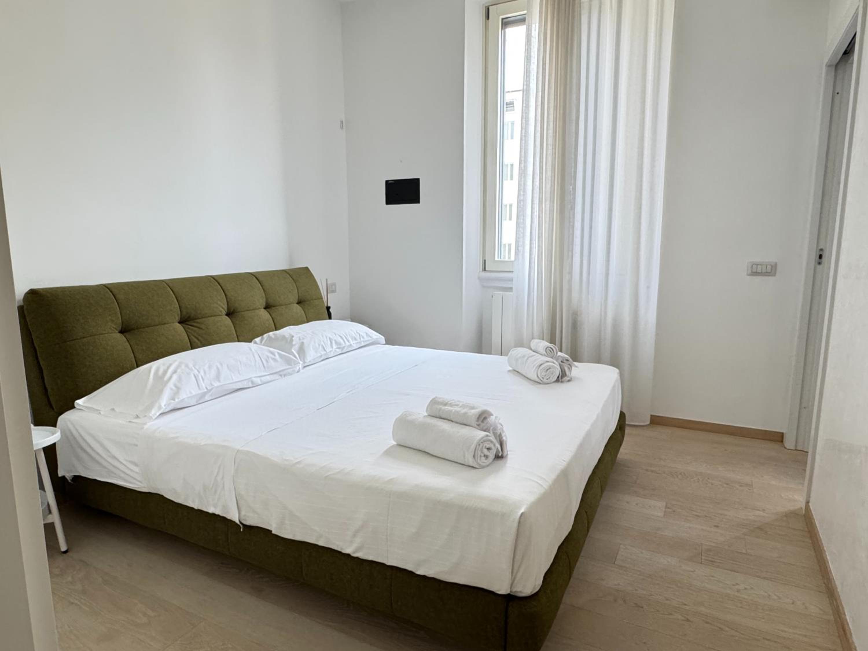 Sant'Agostino Large & Elegant Apartment, Milano
