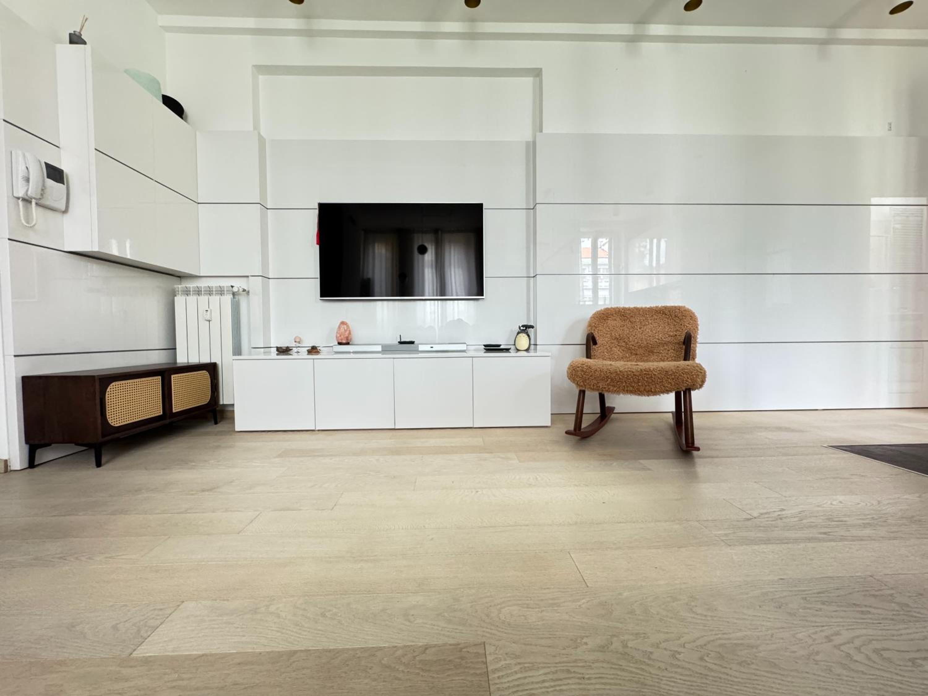 Sant'Agostino Large & Elegant Apartment, Milano