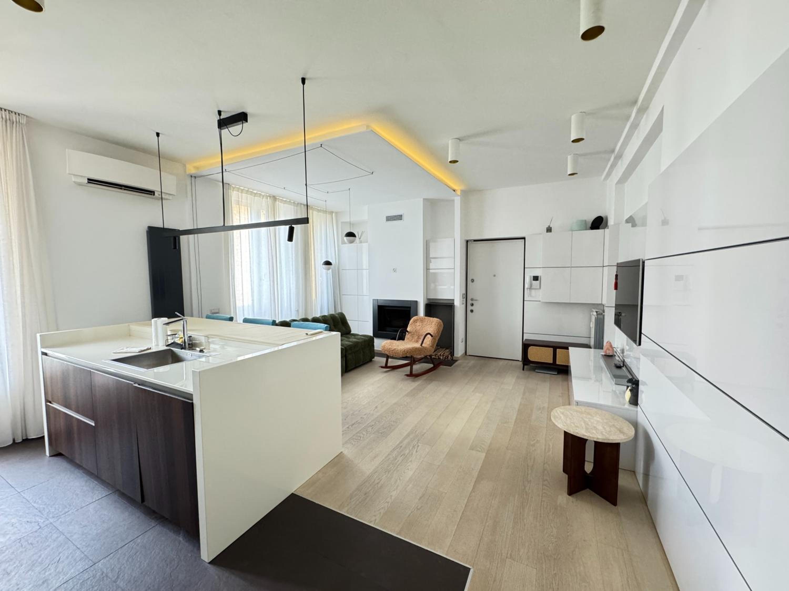 Sant'Agostino Large & Elegant Apartment, Milano