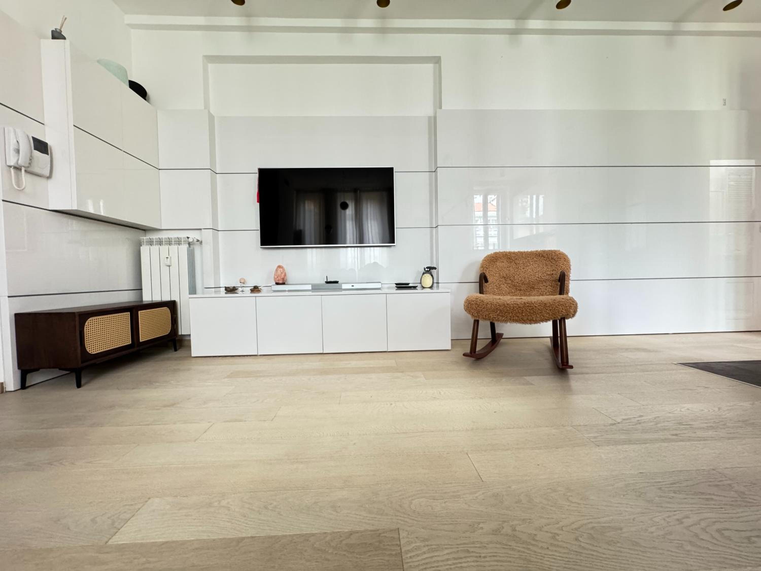 Sant'Agostino Large & Elegant Apartment, Milano