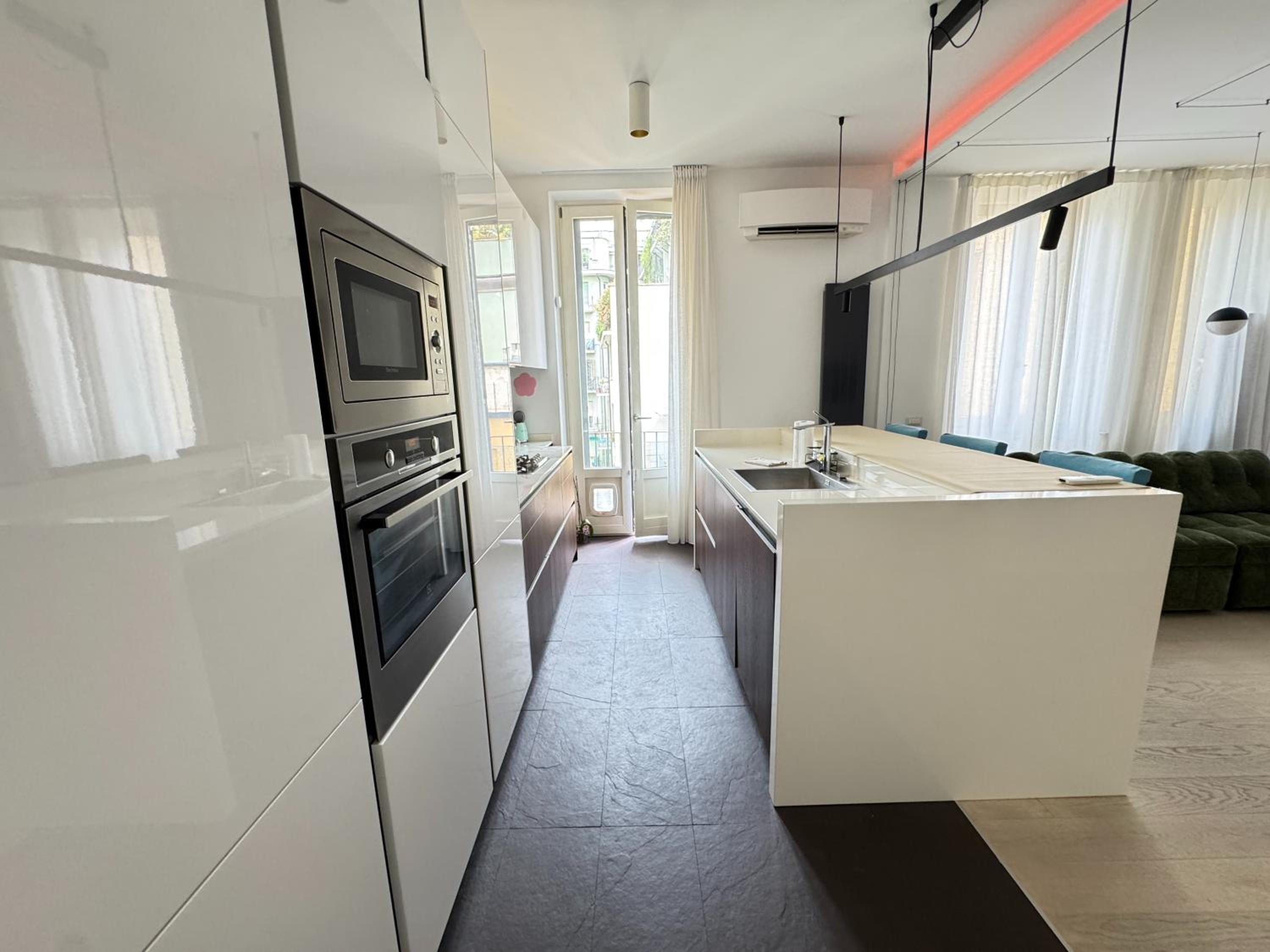 Sant'Agostino Large & Elegant Apartment, Milano