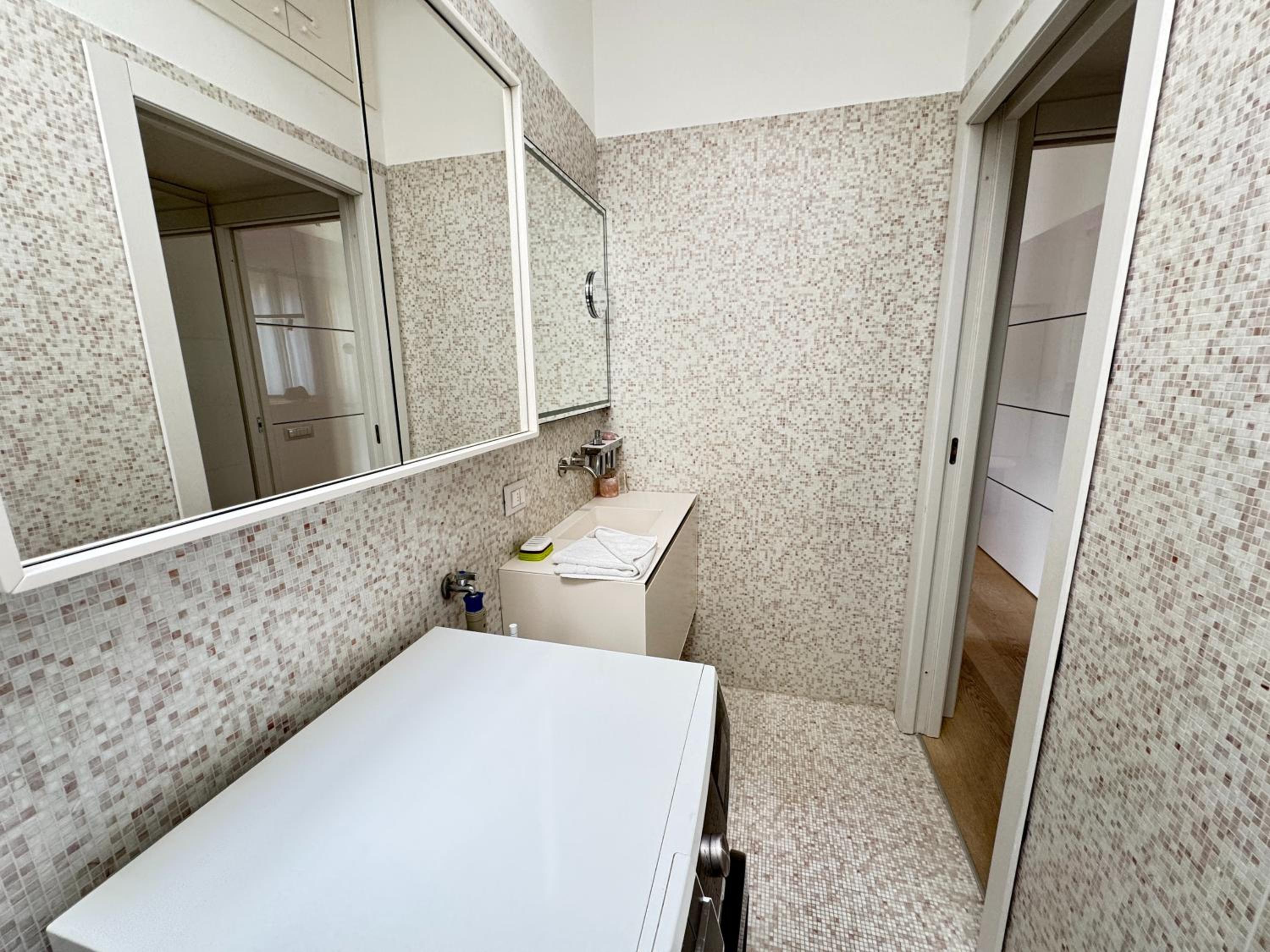 Sant'Agostino Large & Elegant Apartment, Milano