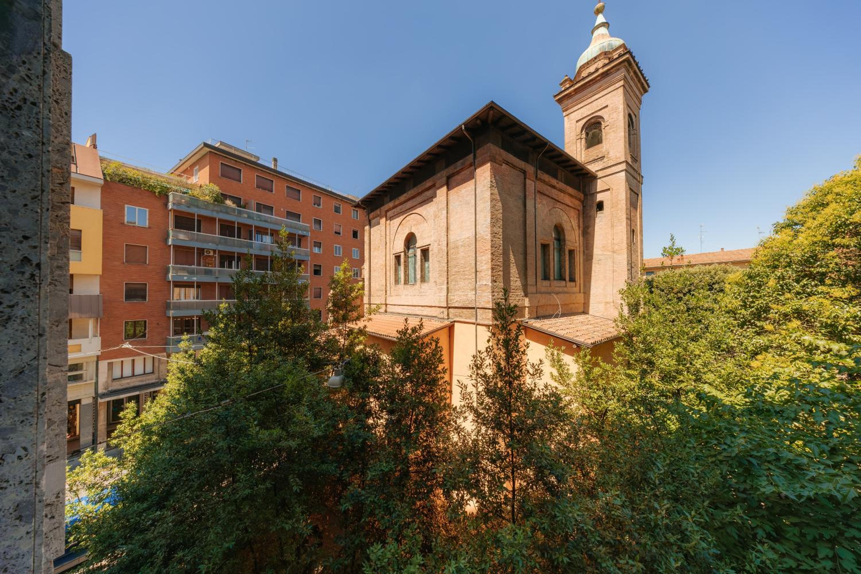 Art Luxury apartment in the heart of Bologna