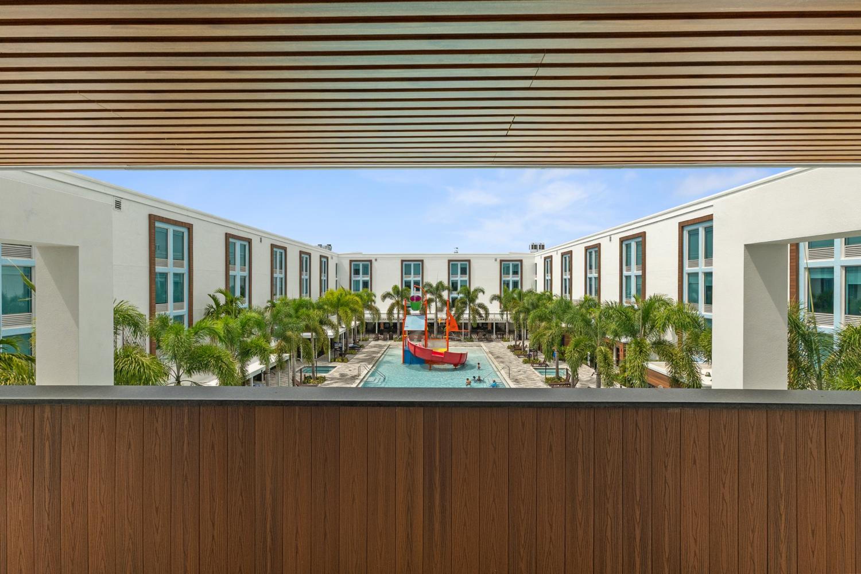Kompose Boutique Resort @ Theme Parks