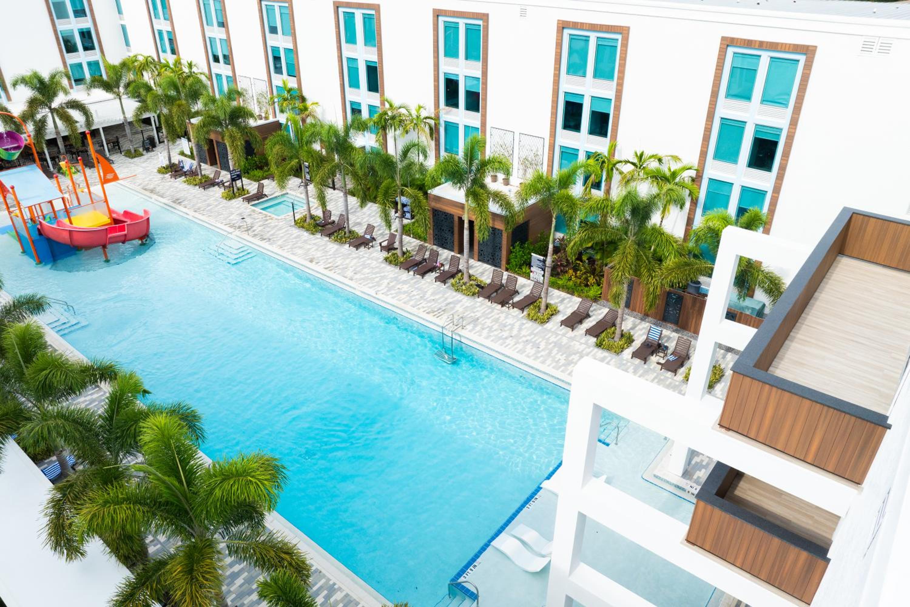 Kompose Boutique Resort @ Theme Parks