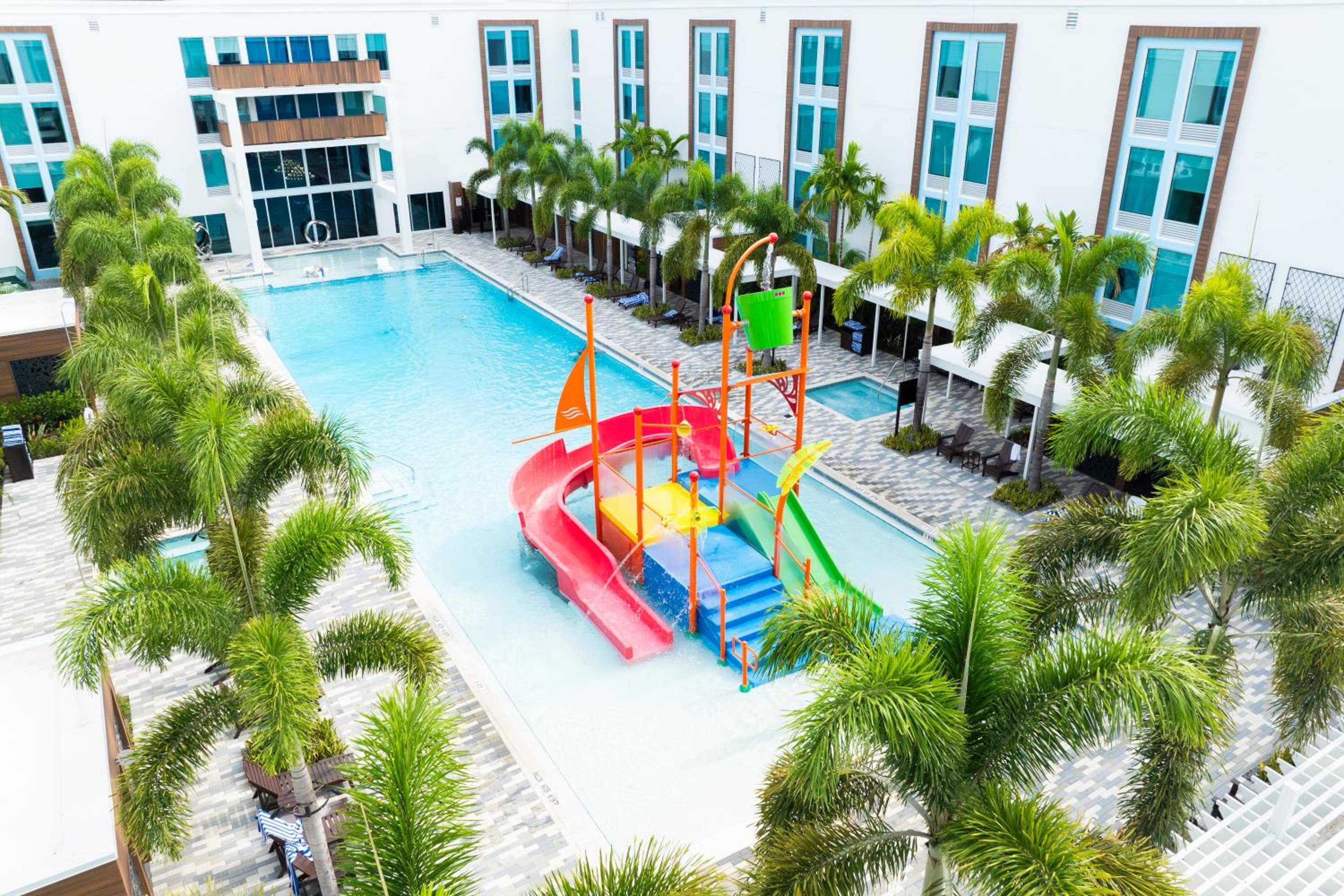 Kompose Boutique Resort @ Theme Parks