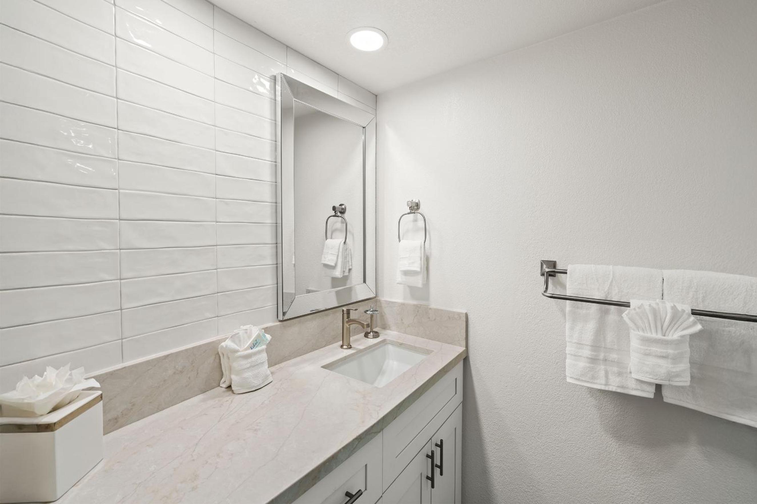 Discover Kamaole Sands 5-414: Penthouse Perfection w/Split AC, Ocean View, Wi-Fi