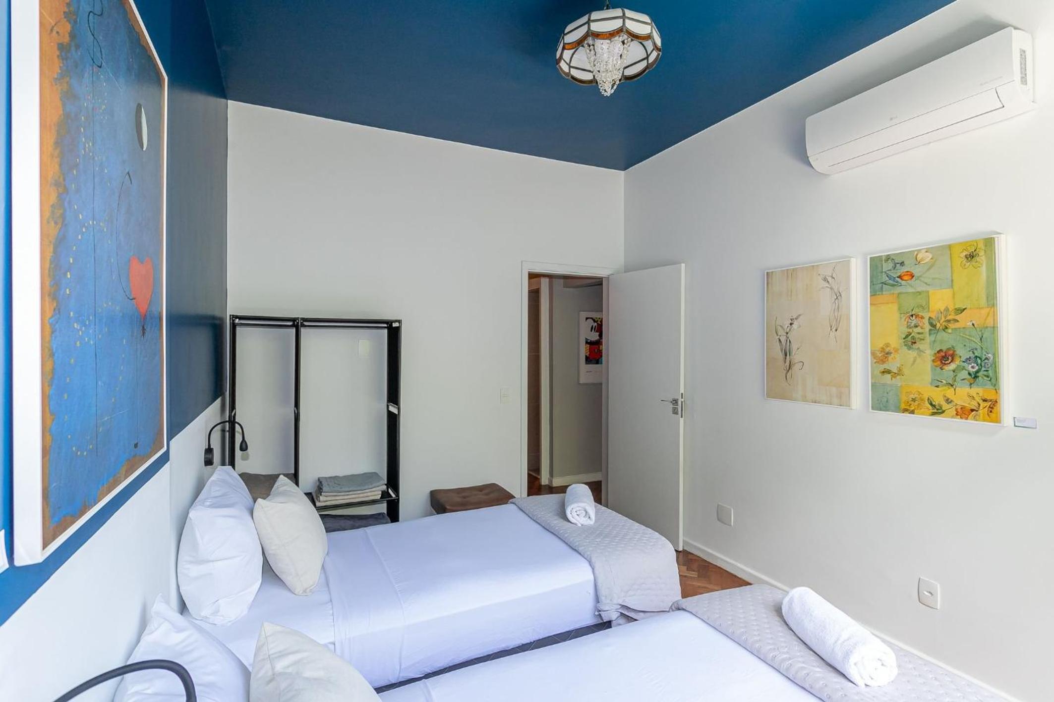 Apartment with Hot Tub, 2 Bedrooms Near the Beach