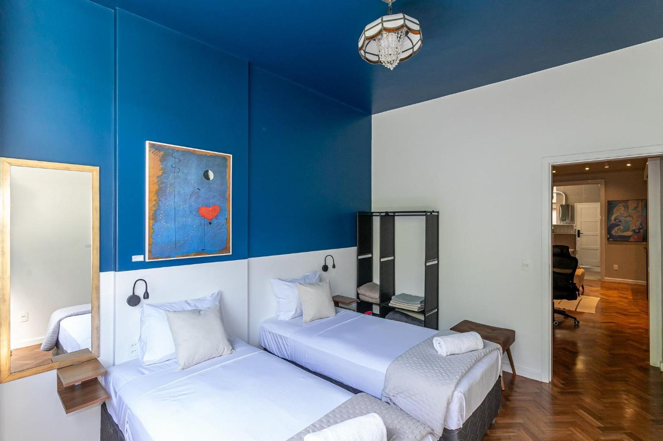 Apartment with Hot Tub, 2 Bedrooms Near the Beach