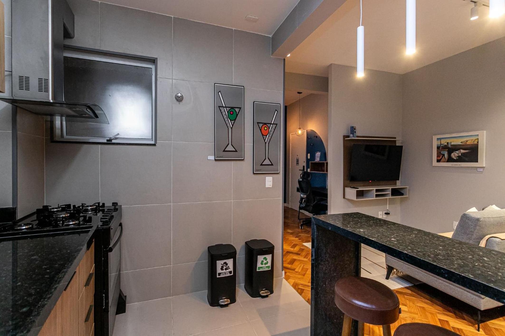 Apartment with Hot Tub, 2 Bedrooms Near the Beach
