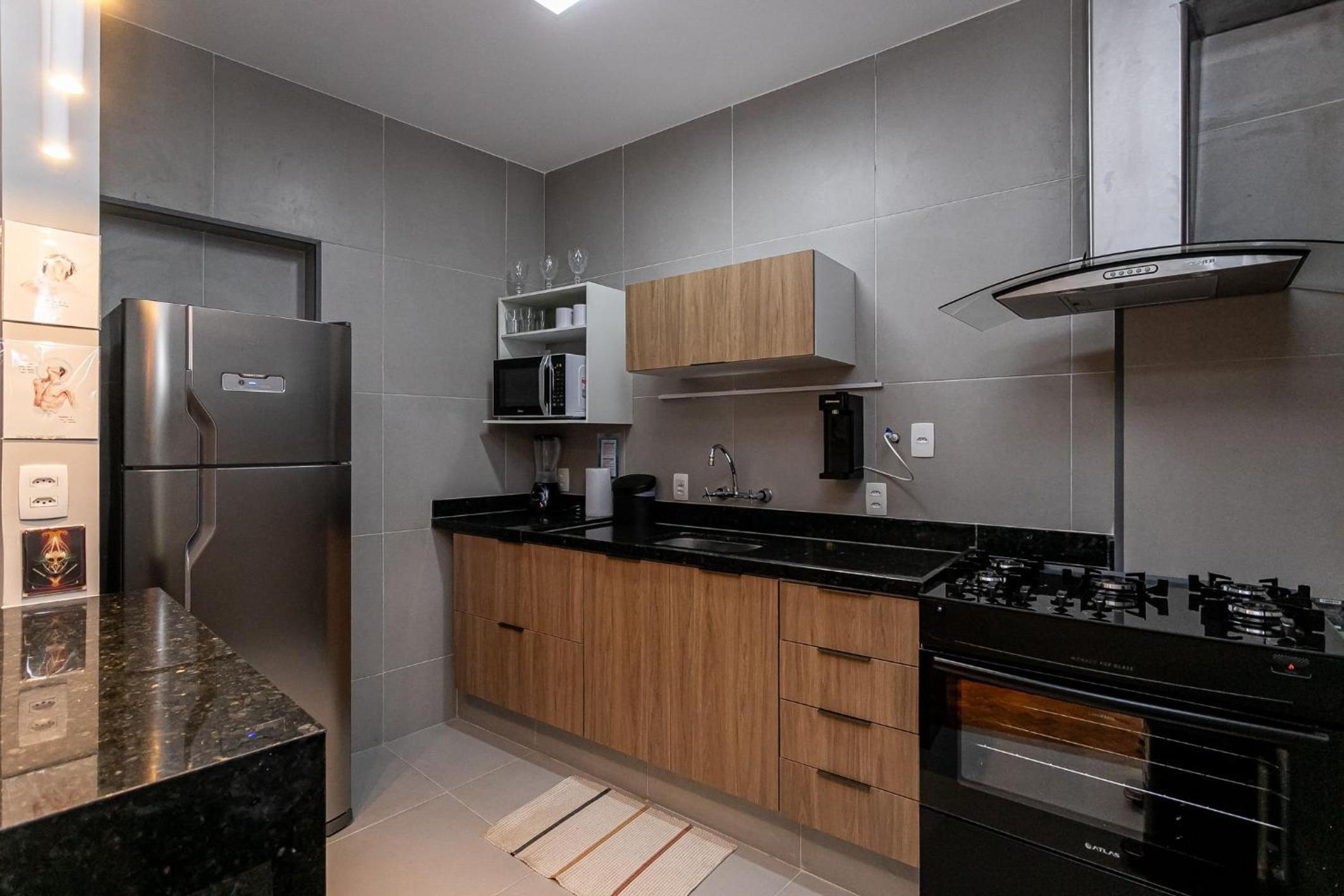 Apartment with Hot Tub, 2 Bedrooms Near the Beach
