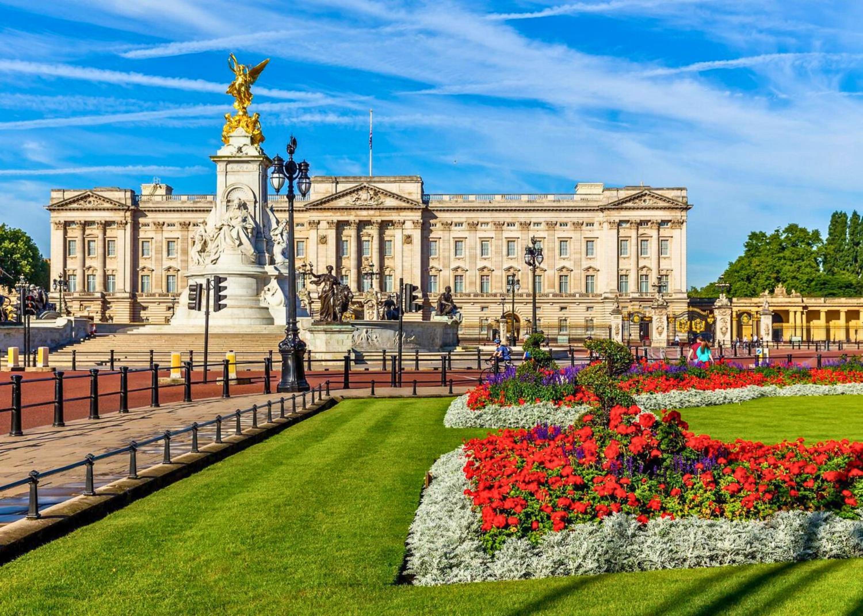 2000ft Huge, 3Bed 3Bath, AC, 5 mins to St James Park, Buckingham Palace